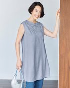 【ドゥクラッセ/DoCLASSE】のカットワーク刺しゅう・切替えチュニック サックス|ID: prp329100004920701 ipo3291000000037097915