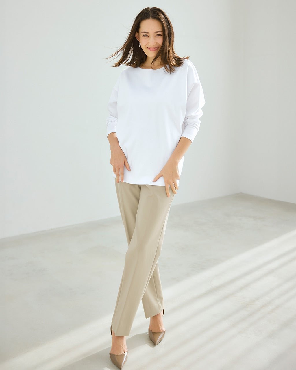 【ドゥクラッセ/DoCLASSE】のメランジWクロス・美脚ストレート/68cm インテリア・キッズ・メンズ・レディースファッション・服の通販 founy(ファニー) 　ファッション　Fashion　レディースファッション　Fashion for Women　パンツ　Pants & Trousers　ストレート　Straight, Straight Cut　メランジ　Melange, Mixed Yarn　グレーベージュ|ID: prp329100004920714 ipo3291000000036916096