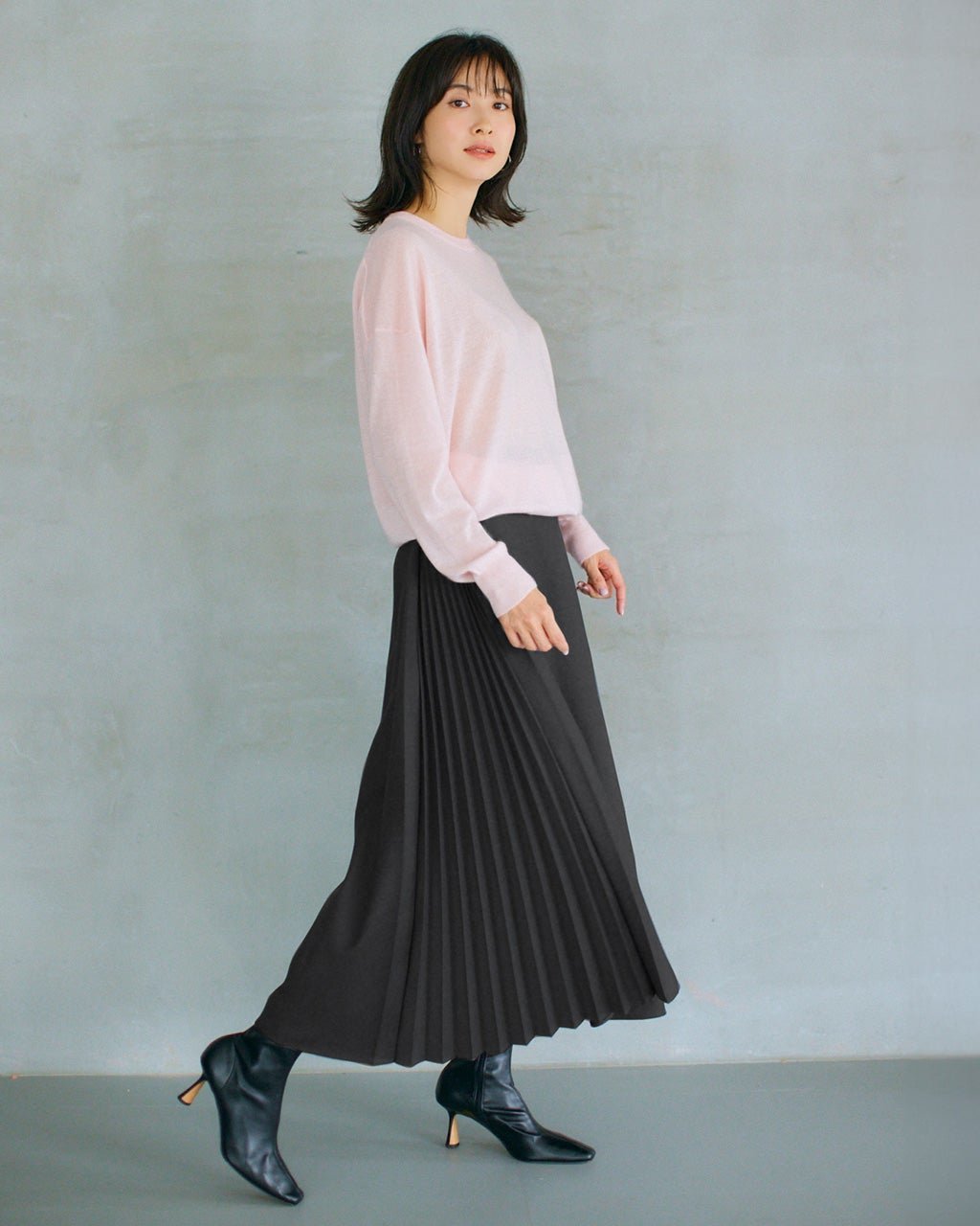 【ドゥクラッセ/DoCLASSE】のウールサキソニー・アシメプリーツスカート 人気、トレンドファッション・服の通販 founy(ファニー) 　ファッション　Fashion　レディースファッション　Fashion for Women　スカート　Skirts　プリーツスカート / 上品フェミニンスタイル　Pleated Skirts　とろみ　Fluid, Flowy Fabric　なめらか　Smooth, Silky Texture　アシンメトリー　Asymmetrical Style　フェミニン　Feminine, Girly　プリーツ　Pleats, Pleated　ワイド　Wide, Wide Fit　 other-1|ID: prp329100004920778 ipo3291000000036916444