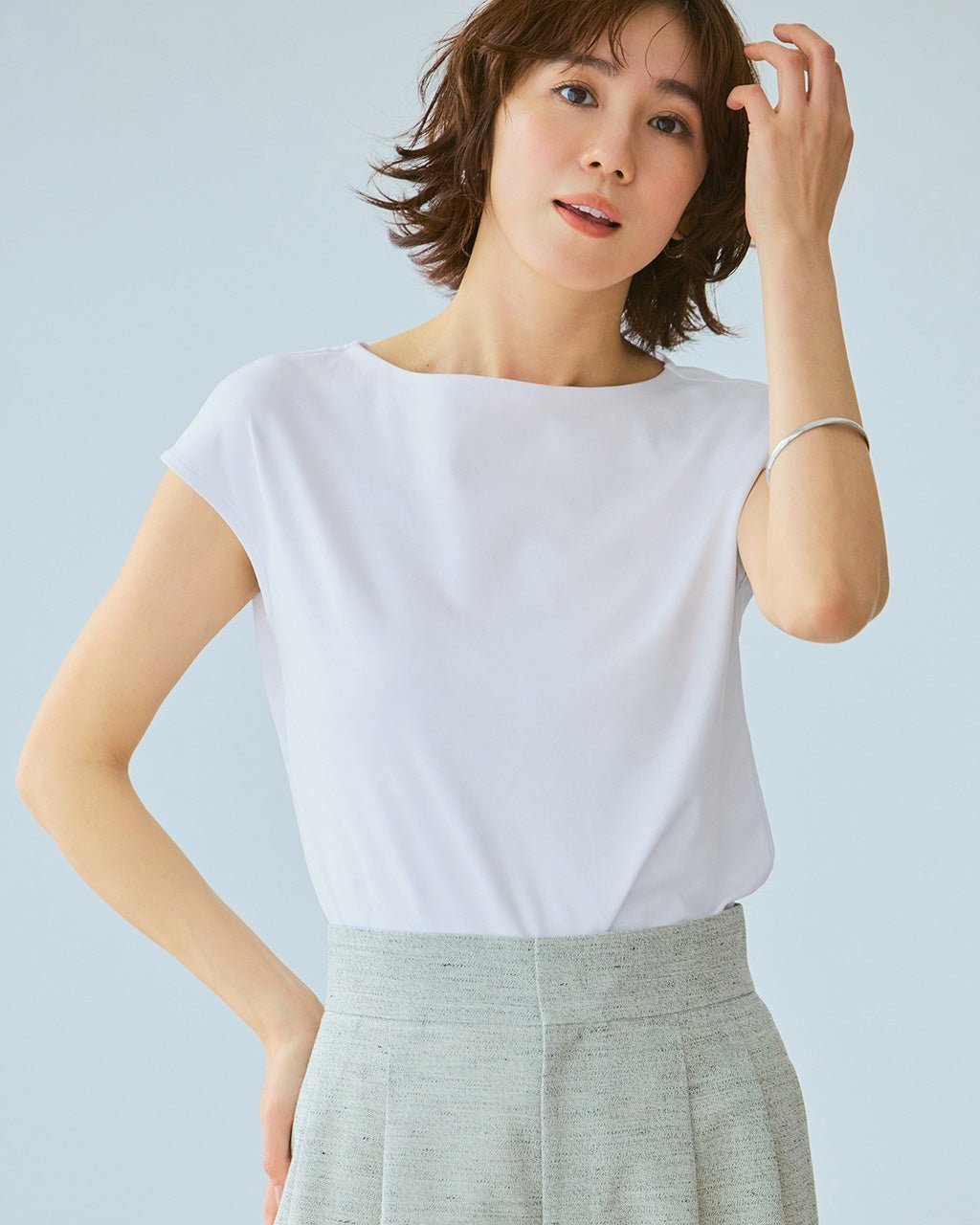 【ドゥクラッセ/DoCLASSE】のボートネック・フレンチ袖/スーピマ・ドゥクラッセTシャツ インテリア・キッズ・メンズ・レディースファッション・服の通販 founy(ファニー) 　ファッション　Fashion　レディースファッション　Fashion for Women　トップス・カットソー　Cut & Sew Tops　シャツ・ブラウス・オフィスカジュアル　Elegant Blouses & Button-Ups　ロングTシャツ・Tシャツ　Longline T-Shirts & Tees　カットソー・ベーシックTシャツ　Cut-and-Sewn Tops / Stretch Tees & Basics　インナー　Innerwear　カットソー　Cut and Sewn Top　シンプル　Simple, Minimal　ジャケット　Jacket, Outerwear　スリーブ　Sleeve, Long Sleeve / Short Sleeve　ダブル　Double, Double-Breasted　デニム　Denim, Jeans Material　定番　Standard, Basic Item　なめらか　Smooth, Silky Texture　人気　Popular, Best Seller　パール　Pearl, Pearl Accent　フレンチ　French, French Style　フロント　Front, Front Design　ベーシック　Basic, Essential　半袖　Short Sleeve, Half Sleeve　おすすめ　Recommended / Our Picks　夏　Summer　ビジネス 仕事 通勤　Business / Work / Commuting　ホワイト|ID: prp329100004920782 ipo3291000000036916475