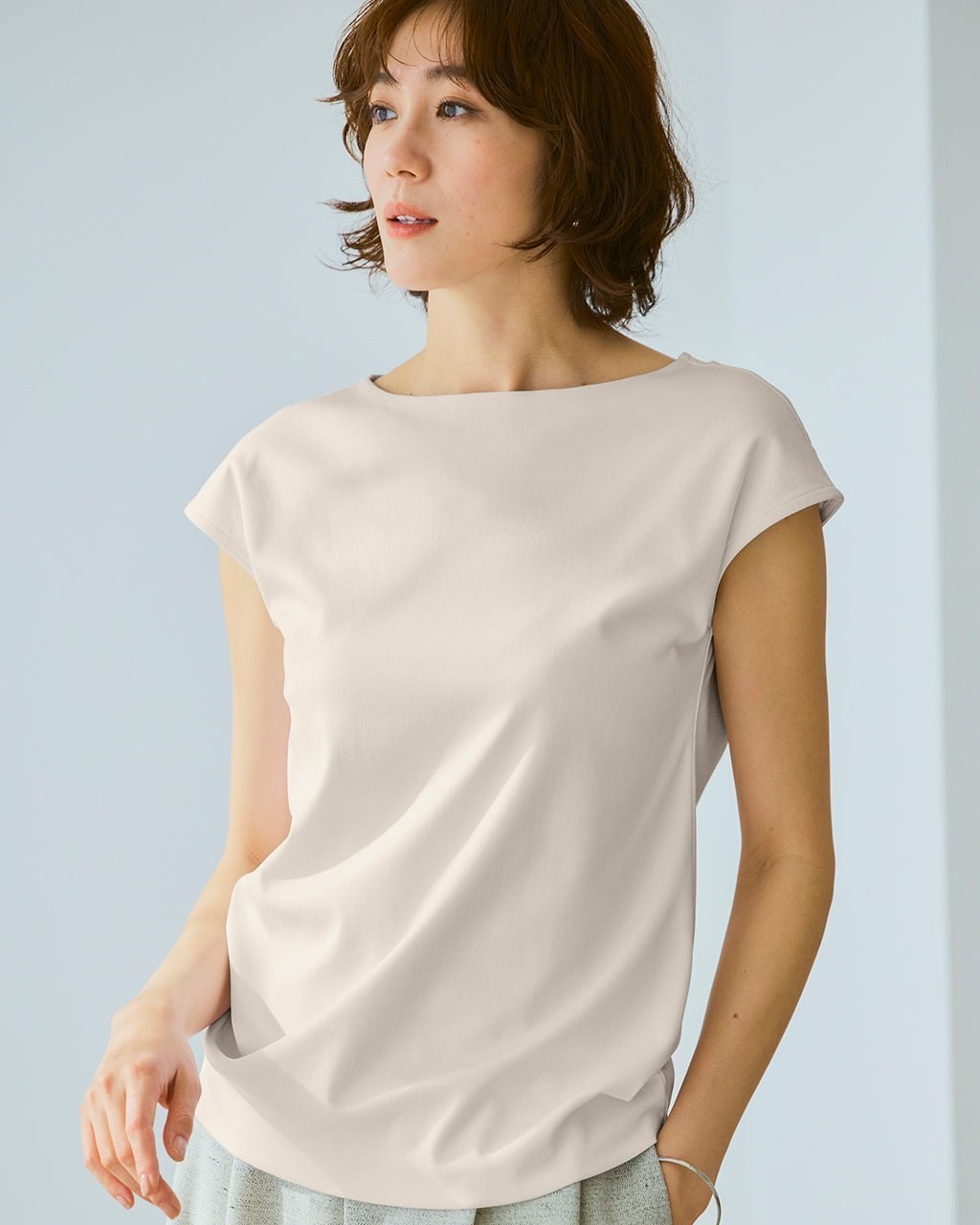 【ドゥクラッセ/DoCLASSE】のボートネック・フレンチ袖/スーピマ・ドゥクラッセTシャツ インテリア・キッズ・メンズ・レディースファッション・服の通販 founy(ファニー) 　ファッション　Fashion　レディースファッション　Fashion for Women　トップス・カットソー　Cut & Sew Tops　シャツ・ブラウス・オフィスカジュアル　Elegant Blouses & Button-Ups　ロングTシャツ・Tシャツ　Longline T-Shirts & Tees　カットソー・ベーシックTシャツ　Cut-and-Sewn Tops / Stretch Tees & Basics　インナー　Innerwear　カットソー　Cut and Sewn Top　シンプル　Simple, Minimal　ジャケット　Jacket, Outerwear　スリーブ　Sleeve, Long Sleeve / Short Sleeve　ダブル　Double, Double-Breasted　デニム　Denim, Jeans Material　定番　Standard, Basic Item　なめらか　Smooth, Silky Texture　人気　Popular, Best Seller　パール　Pearl, Pearl Accent　フレンチ　French, French Style　フロント　Front, Front Design　ベーシック　Basic, Essential　半袖　Short Sleeve, Half Sleeve　おすすめ　Recommended / Our Picks　夏　Summer　ビジネス 仕事 通勤　Business / Work / Commuting　ライトグレー|ID: prp329100004920782 ipo3291000000036916477