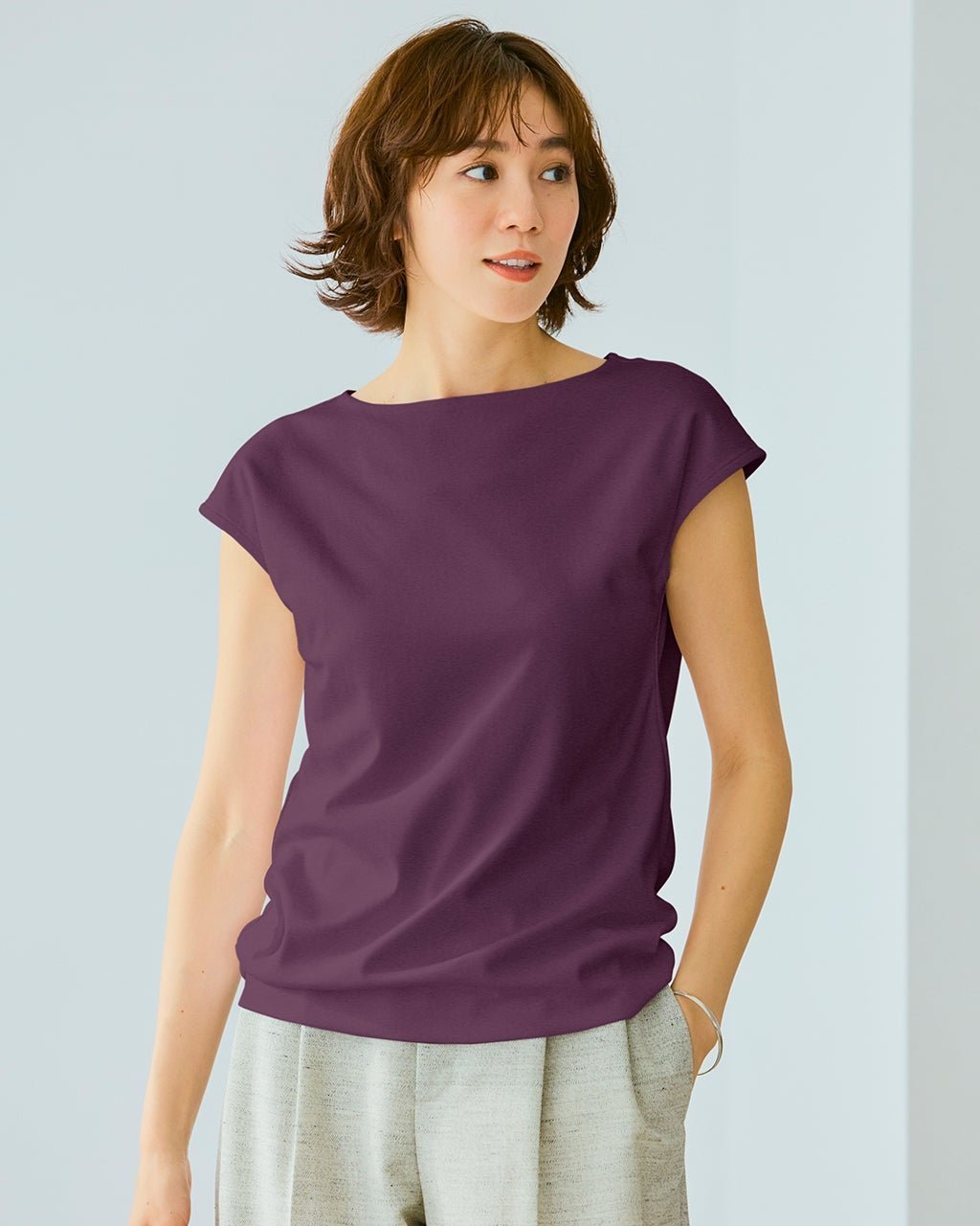 【ドゥクラッセ/DoCLASSE】のボートネック・フレンチ袖/スーピマ・ドゥクラッセTシャツ インテリア・キッズ・メンズ・レディースファッション・服の通販 founy(ファニー) 　ファッション　Fashion　レディースファッション　Fashion for Women　トップス・カットソー　Cut & Sew Tops　シャツ・ブラウス・オフィスカジュアル　Elegant Blouses & Button-Ups　ロングTシャツ・Tシャツ　Longline T-Shirts & Tees　カットソー・ベーシックTシャツ　Cut-and-Sewn Tops / Stretch Tees & Basics　インナー　Innerwear　カットソー　Cut and Sewn Top　シンプル　Simple, Minimal　ジャケット　Jacket, Outerwear　スリーブ　Sleeve, Long Sleeve / Short Sleeve　ダブル　Double, Double-Breasted　デニム　Denim, Jeans Material　定番　Standard, Basic Item　なめらか　Smooth, Silky Texture　人気　Popular, Best Seller　パール　Pearl, Pearl Accent　フレンチ　French, French Style　フロント　Front, Front Design　ベーシック　Basic, Essential　半袖　Short Sleeve, Half Sleeve　おすすめ　Recommended / Our Picks　夏　Summer　ビジネス 仕事 通勤　Business / Work / Commuting　プラム|ID: prp329100004920782 ipo3291000000036916485