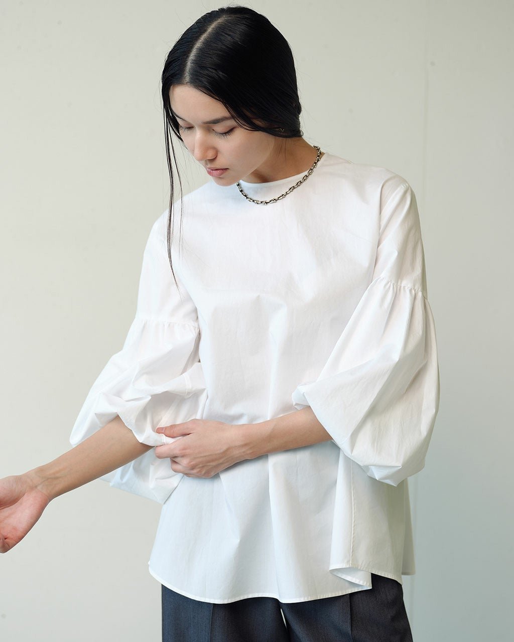 【ドゥクラッセ/DoCLASSE】の高密度タイプライター・パフ袖ブラウス 人気、トレンドファッション・服の通販 founy(ファニー) ファッション Fashion レディースファッション Fashion for Women トップス・カットソー Cut & Sew Tops シャツ・ブラウス・オフィスカジュアル Elegant Blouses & Button-Ups 新作・新入荷 New Arrivals / New In シンプル Simple, Minimal スリーブ Sleeve, Long Sleeve / Short Sleeve タイプライター Typewriter Fabric, Crisp Cotton エレガント 上品 Elegant other-1|ID: prp329100004920921 ipo3291000000036917338