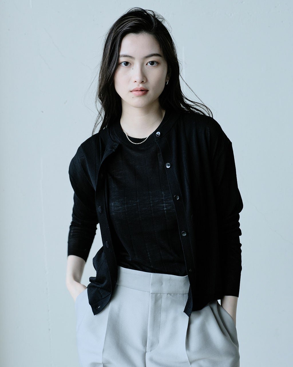 【ドゥクラッセ/DoCLASSE】のハイゲージニット・透かし編みカーディガン インテリア・キッズ・メンズ・レディースファッション・服の通販 founy(ファニー) ファッション Fashion レディースファッション Fashion for Women トップス・カットソー Cut & Sew Tops ニット Knit Tops & Sweaters カーディガン・羽織り Layered Style Cardigans 新作・新入荷 New Arrivals / New In アンサンブル Ensemble Set カーディガン Cardigan, Knitwear クラシック Classic, Timeless Style ショルダー Shoulder, Shoulder Strap ドロップ Drop Shoulder, Dropped Style エレガント 上品 Elegant 透かし Cut-Out, Lacework ブラック|ID: prp329100004920923 ipo3291000000036917347