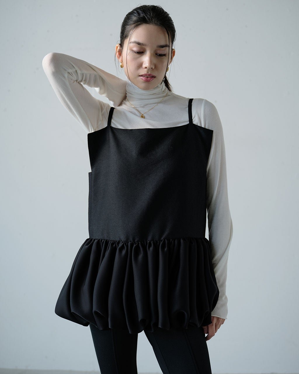 【ドゥクラッセ/DoCLASSE】のシルキーダブルフェイス・バルーンペプラムキャミ 人気、トレンドファッション・服の通販 founy(ファニー) 　ファッション　Fashion　レディースファッション　Fashion for Women　アウター　Coat / Outerwear Collection　レディースジャケット・軽アウター　Jackets　新作・新入荷　New Arrivals / New In　おすすめ　Recommended / Our Picks　カッティング　Cutting Detail　キャミソール　Camisole, Spaghetti Strap Top　サテン　Satin, Glossy Fabric　シェイプ　Shape, Slim Fit　ジャケット　Jacket, Outerwear　スタイリッシュ　Stylish, Fashionable　バルーン　Balloon, Balloon Silhouette　ビスチェ　Bustier, Corset Top　ベスト　Vest, Waistcoat　ペプラム　Peplum, Flared Hem　 other-1|ID: prp329100004920941 ipo3291000000036917428