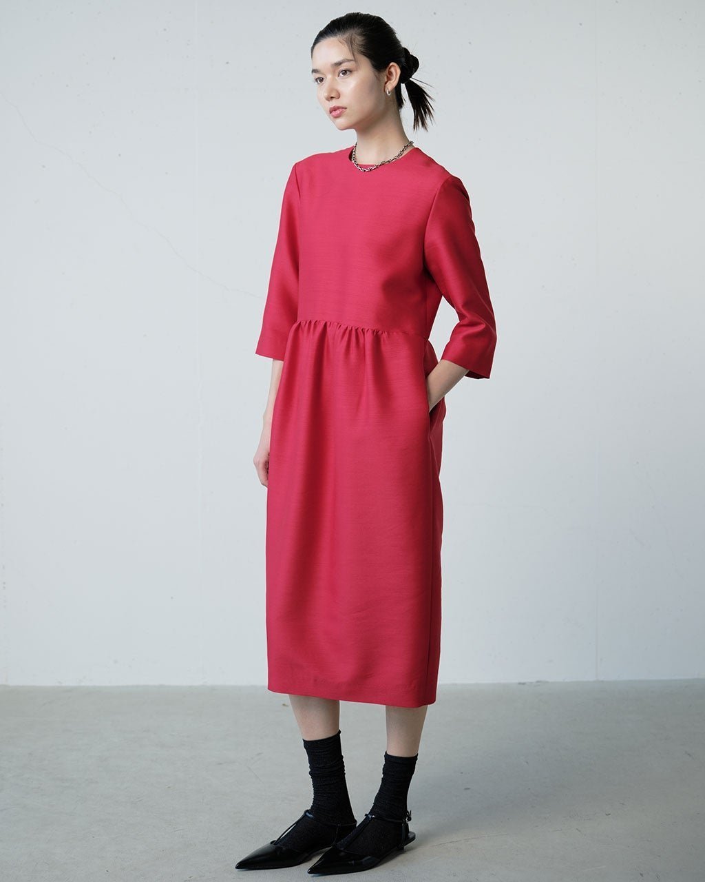 【ドゥクラッセ/DoCLASSE】のシルク混タッサー・ギャザーコクーンドレス 人気、トレンドファッション・服の通販 founy(ファニー) 　ファッション　Fashion　レディースファッション　Fashion for Women　ワンピース　Dresses　フォーマル・パーティードレス・結婚式用ドレス　Elegant & Casual Dresses　新作・新入荷　New Arrivals / New In　ウォーム　Warm Fabric　ギャザー　Gathered, Ruffled　シルク　Silk, 100% Silk　スマート　Smart, Elegant　ドレス　Dress, One-Piece　フロント　Front, Front Design　軽量　Lightweight, Ultra Light　 other-1|ID: prp329100004920944 ipo3291000000036917437