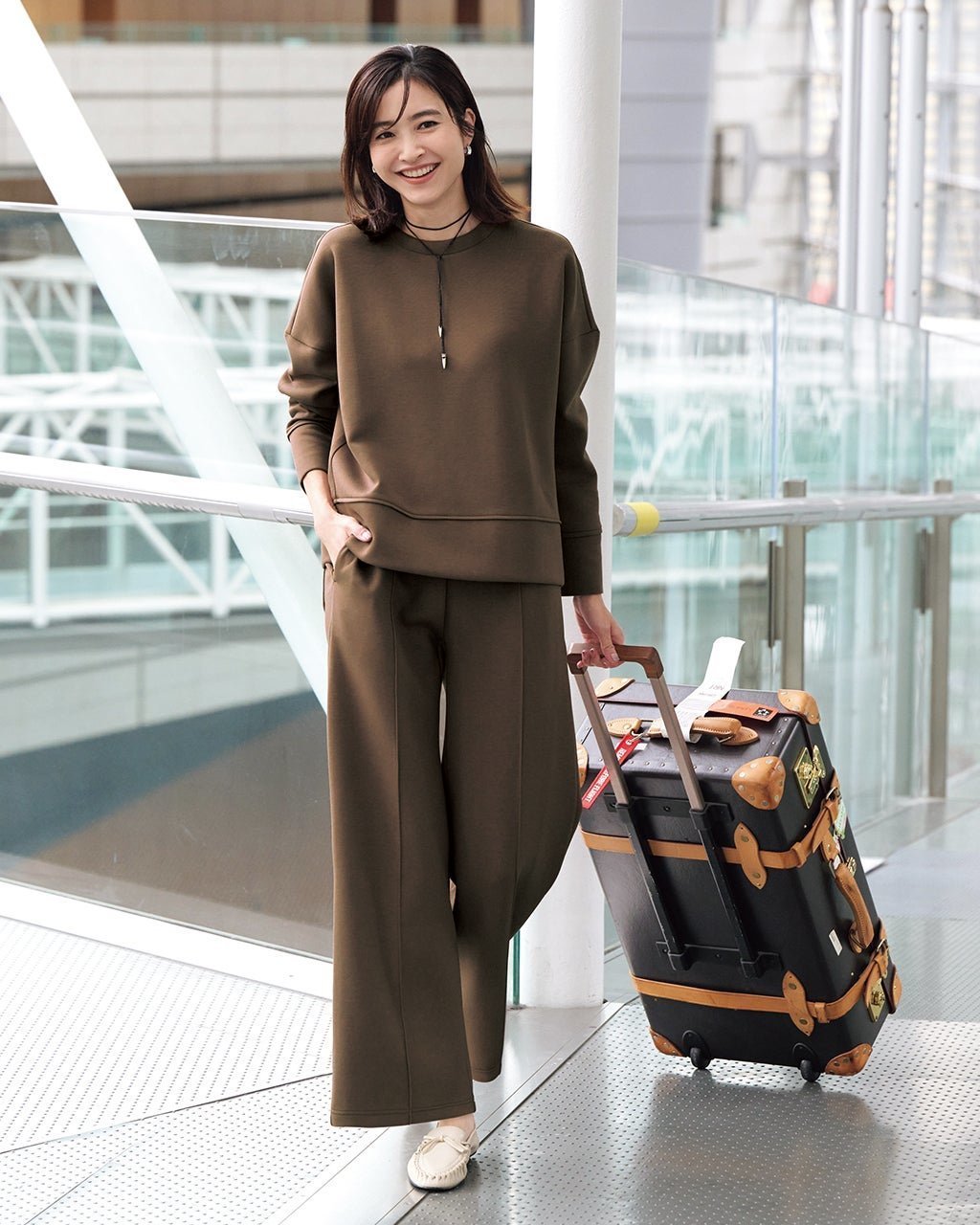 【ドゥクラッセ/DoCLASSE】のライトダンボールニット・セミワイドパンツ インテリア・キッズ・メンズ・レディースファッション・服の通販 founy(ファニー) 　ファッション　Fashion　レディースファッション　Fashion for Women　セットアップ　Matching Sets　レディースパンツ・ボトムス　Pants & Trousers / Bottoms　カットソー　Cut and Sewn Top　コンパクト　Compact, Small Size　セットアップ　Set-Up, Coordinated Outfit　センター　Center, Center Line　なめらか　Smooth, Silky Texture　バランス　Balance, Style Balance　エレガント 上品　Elegant　ブラウン|ID: prp329100004920962 ipo3291000000036917542