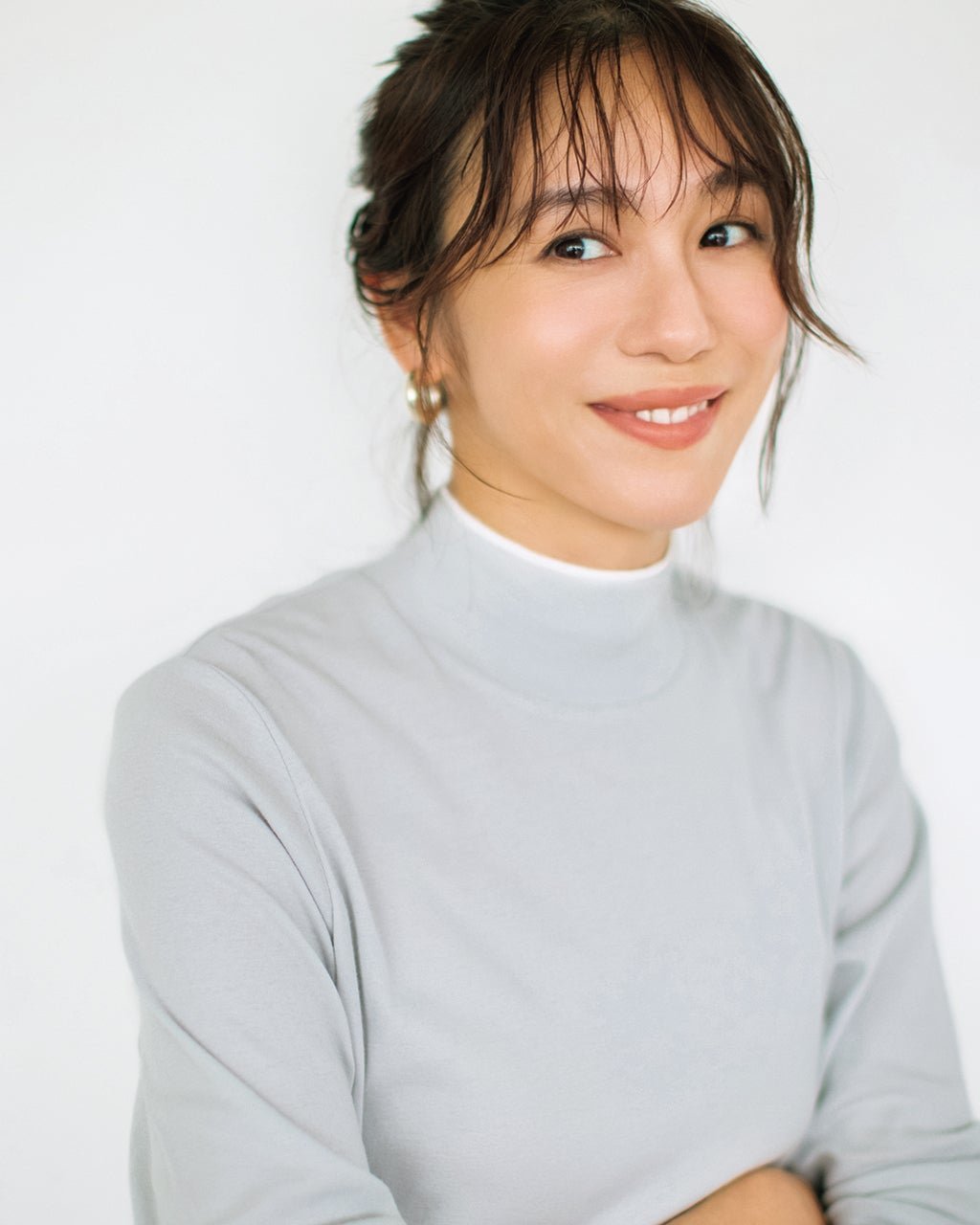 【ドゥクラッセ/DoCLASSE】のコットンガーゼ・配色ハイネック/長袖 インテリア・キッズ・メンズ・レディースファッション・服の通販 founy(ファニー) 　ファッション　Fashion　レディースファッション　Fashion for Women　トップス・カットソー　Cut & Sew Tops　シャツ・ブラウス・オフィスカジュアル　Elegant Blouses & Button-Ups　ロングTシャツ・Tシャツ　Longline T-Shirts & Tees　カットソー・ベーシックTシャツ　Cut-and-Sewn Tops / Stretch Tees & Basics　カットソー　Cut and Sewn Top　スタイリッシュ　Stylish, Fashionable　ハイネック　High Neck, Mock Neck　人気　Popular, Best Seller　長袖　Long Sleeve, Full Sleeve　ライトグレー|ID: prp329100004920963 ipo3291000000036917553