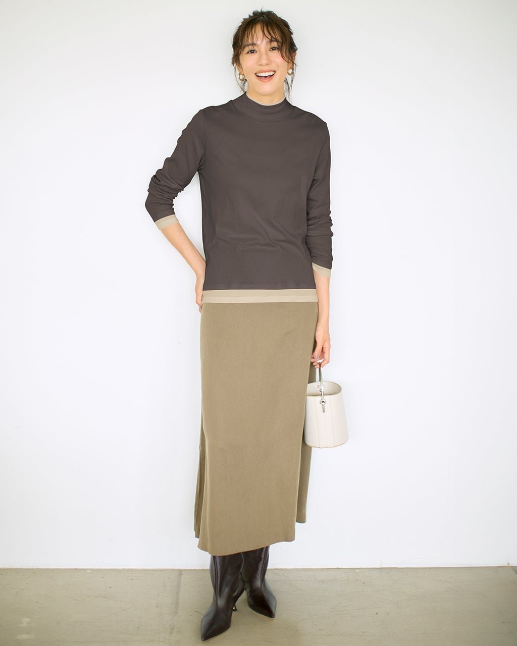 【ドゥクラッセ/DoCLASSE】のコットンガーゼ・配色ハイネック/長袖 インテリア・キッズ・メンズ・レディースファッション・服の通販 founy(ファニー) 　ファッション　Fashion　レディースファッション　Fashion for Women　トップス・カットソー　Cut & Sew Tops　シャツ・ブラウス・オフィスカジュアル　Elegant Blouses & Button-Ups　ロングTシャツ・Tシャツ　Longline T-Shirts & Tees　カットソー・ベーシックTシャツ　Cut-and-Sewn Tops / Stretch Tees & Basics　カットソー　Cut and Sewn Top　スタイリッシュ　Stylish, Fashionable　ハイネック　High Neck, Mock Neck　人気　Popular, Best Seller　長袖　Long Sleeve, Full Sleeve　ダークモカ|ID: prp329100004920963 ipo3291000000036917567