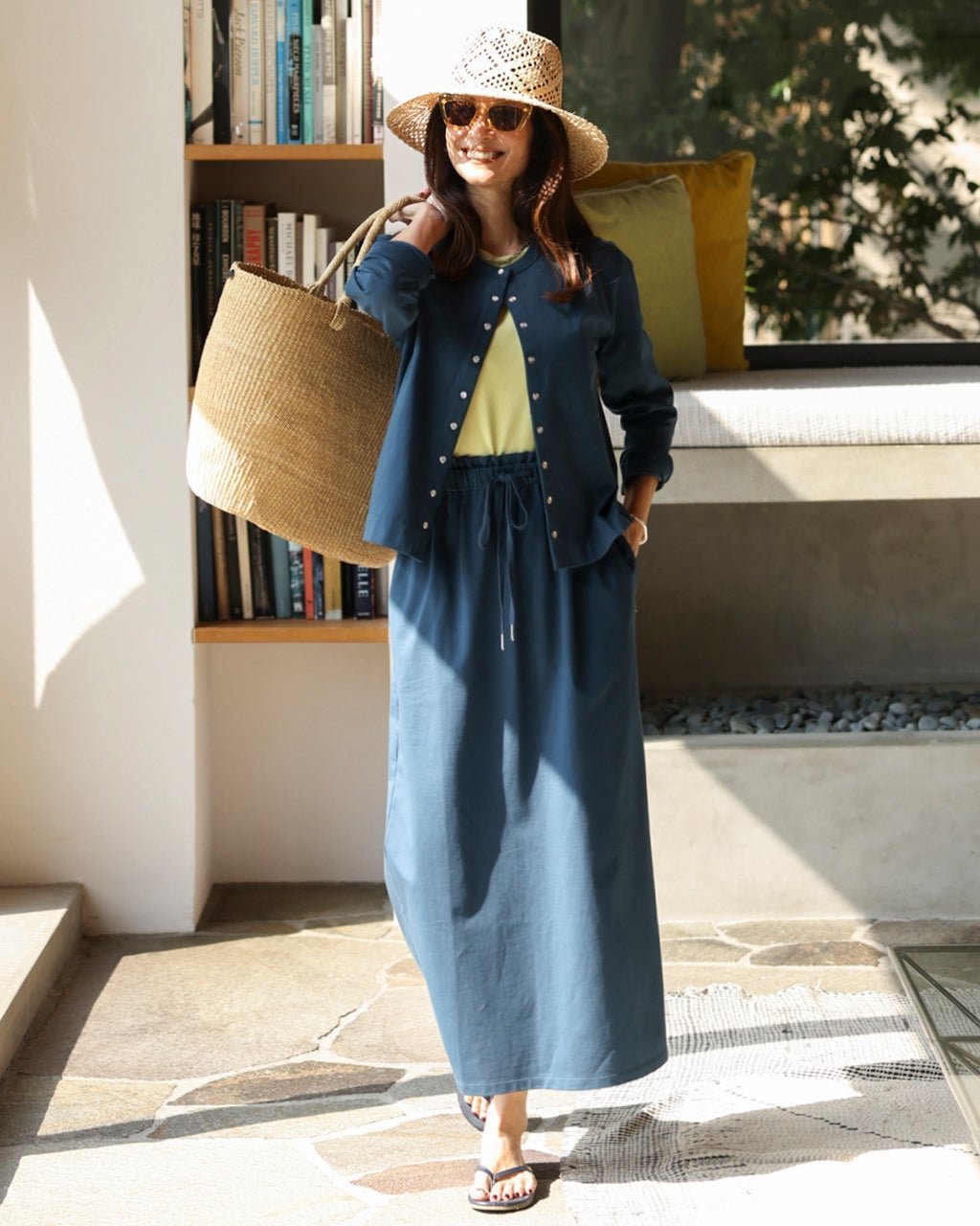 【ドゥクラッセ/DoCLASSE】の高密度シルコットン・ドロストスカート インテリア・キッズ・メンズ・レディースファッション・服の通販 founy(ファニー) ファッション Fashion レディースファッション Fashion for Women セットアップ Matching Sets スカート・ミニ/ミディ/マキシ Skirts / Mini, Midi & Maxi Skirts カットソー Cut and Sewn Top カーディガン Cardigan, Knitwear シルケット Silket, Silky Cotton ストレート Straight, Straight Cut セットアップ Set-Up, Coordinated Outfit フォルム Silhouette, Form ダークピーコック|ID: prp329100004920982 ipo3291000000036917716