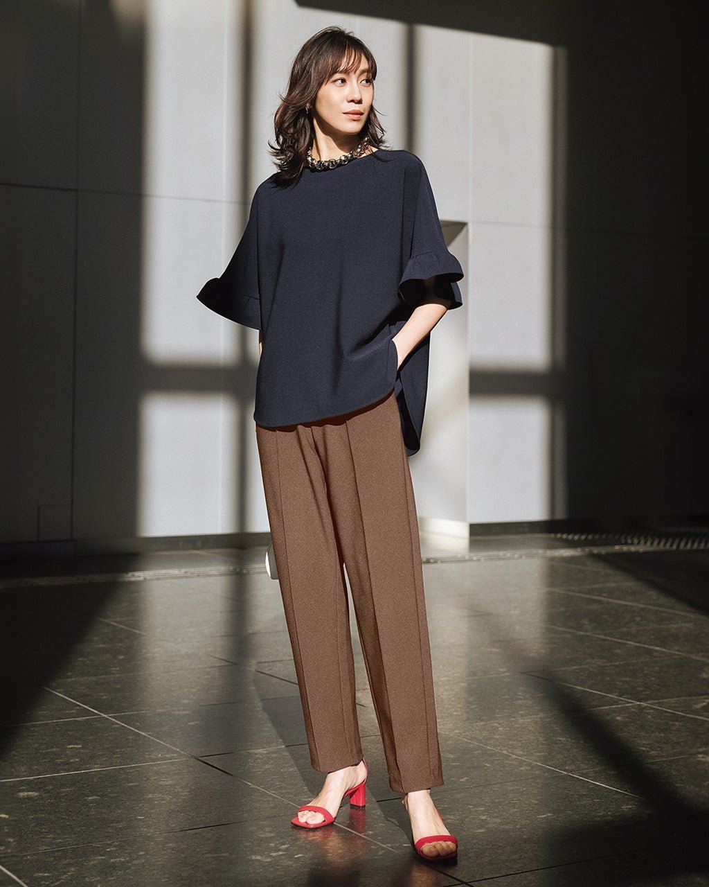 【ドゥクラッセ/DoCLASSE】のイージージョーゼット・テーパードパンツ インテリア・キッズ・メンズ・レディースファッション・服の通販 founy(ファニー) 　ファッション　Fashion　レディースファッション　Fashion for Women　パンツ　Pants & Trousers　おすすめ　Recommended / Our Picks　なめらか　Smooth, Silky Texture　オケージョン　Occasion Wear　カッティング　Cutting Detail　カットソー　Cut and Sewn Top　ジョーゼット　Georgette, Semi-Sheer Fabric　スリム　Slim, Slim Fit　セットアップ　Set-Up, Coordinated Outfit　ビジネス 仕事 通勤　Business / Work / Commuting　ペプラム　Peplum, Flared Hem　キャメル|ID: prp329100004925787 ipo3291000000036962883