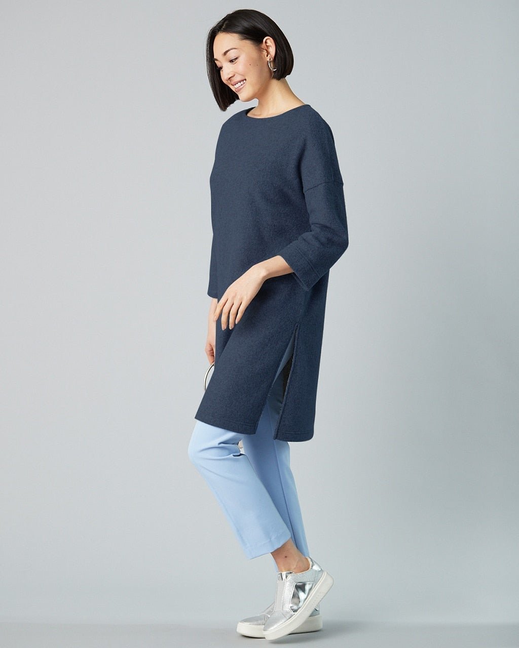 【ドゥクラッセ/DoCLASSE】のエアフリース・ボートチュニック インテリア・キッズ・メンズ・レディースファッション・服の通販 founy(ファニー) 　ファッション　Fashion　レディースファッション　Fashion for Women　トップス・カットソー　Cut & Sew Tops　シャツ・ブラウス・オフィスカジュアル　Elegant Blouses & Button-Ups　ロングTシャツ・Tシャツ　Longline T-Shirts & Tees　カットソー・ベーシックTシャツ　Cut-and-Sewn Tops / Stretch Tees & Basics　なめらか　Smooth, Silky Texture　カットソー　Cut and Sewn Top　スリット　Slit, Slit Detail　チュニック　Tunic, Long Top　ミッドナイトブルー|ID: prp329100004925971 ipo3291000000036963327