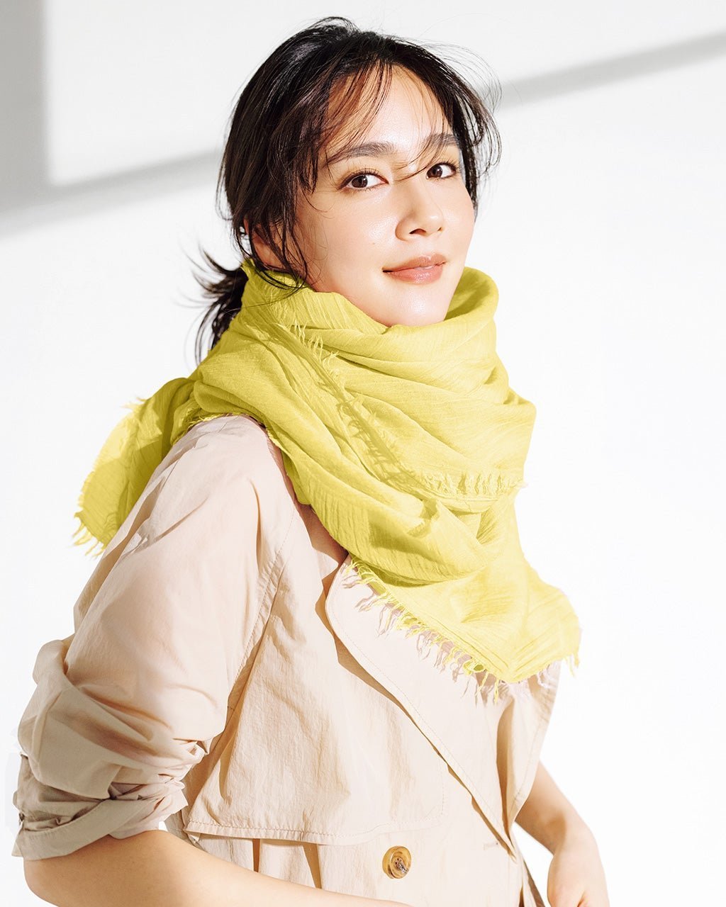 【ドゥクラッセ/DoCLASSE】のエアリーフリンジ・ビッグストール インテリア・キッズ・メンズ・レディースファッション・服の通販 founy(ファニー) 　ファッション　Fashion　レディースファッション　Fashion for Women　ストール　Soft & Warm Scarves　レイングッズ・傘・晴雨兼用傘　Umbrellas & Rain Gear　ロング　Long, Long-Length　夏　Summer　日傘　Parasol, UV Umbrella　イエロー|ID: prp329100004925978 ipo3291000000037024170