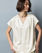 【ドゥクラッセ/DoCLASSE】のサテンストレッチ・立体Vネックブラウス 人気、トレンドファッション・服の通販 founy(ファニー) ファッション Fashion レディースファッション Fashion for Women トップス・カットソー Cut & Sew Tops シャツ・ブラウス・オフィスカジュアル Elegant Blouses & Button-Ups Vネックトップス V-Neck Tops / V-Cut Neckline Shirts サテン Satin, Glossy Fabric ジャケット Jacket, Outerwear ストレッチ Stretch, Stretchy Fabric デコルテ Décolleté, Neckline ドレープ Drape, Draping Fabric thumbnail オフホワイト|ID: prp329100004925992 ipo3291000000036963416