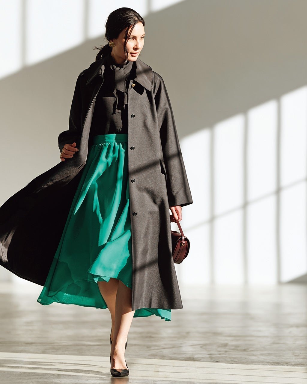 【ドゥクラッセ/DoCLASSE】の高密度ダブルクロス・ステンカラーコート インテリア・キッズ・メンズ・レディースファッション・服の通販 founy(ファニー) 　ファッション　Fashion　レディースファッション　Fashion for Women　アウター　Coat / Outerwear Collection　コート・ロングコート・ピーコート　Long Coats, Peacoats & More　なめらか　Smooth, Silky Texture　グログラン　Grosgrain, Grosgrain Ribbon　スタイリッシュ　Stylish, Fashionable　ダブル　Double, Double-Breasted　デニム　Denim, Jeans Material　フォルム　Silhouette, Form　ロング　Long, Long-Length　定番　Standard, Basic Item　ブラック|ID: prp329100004926018 ipo3291000000036963515