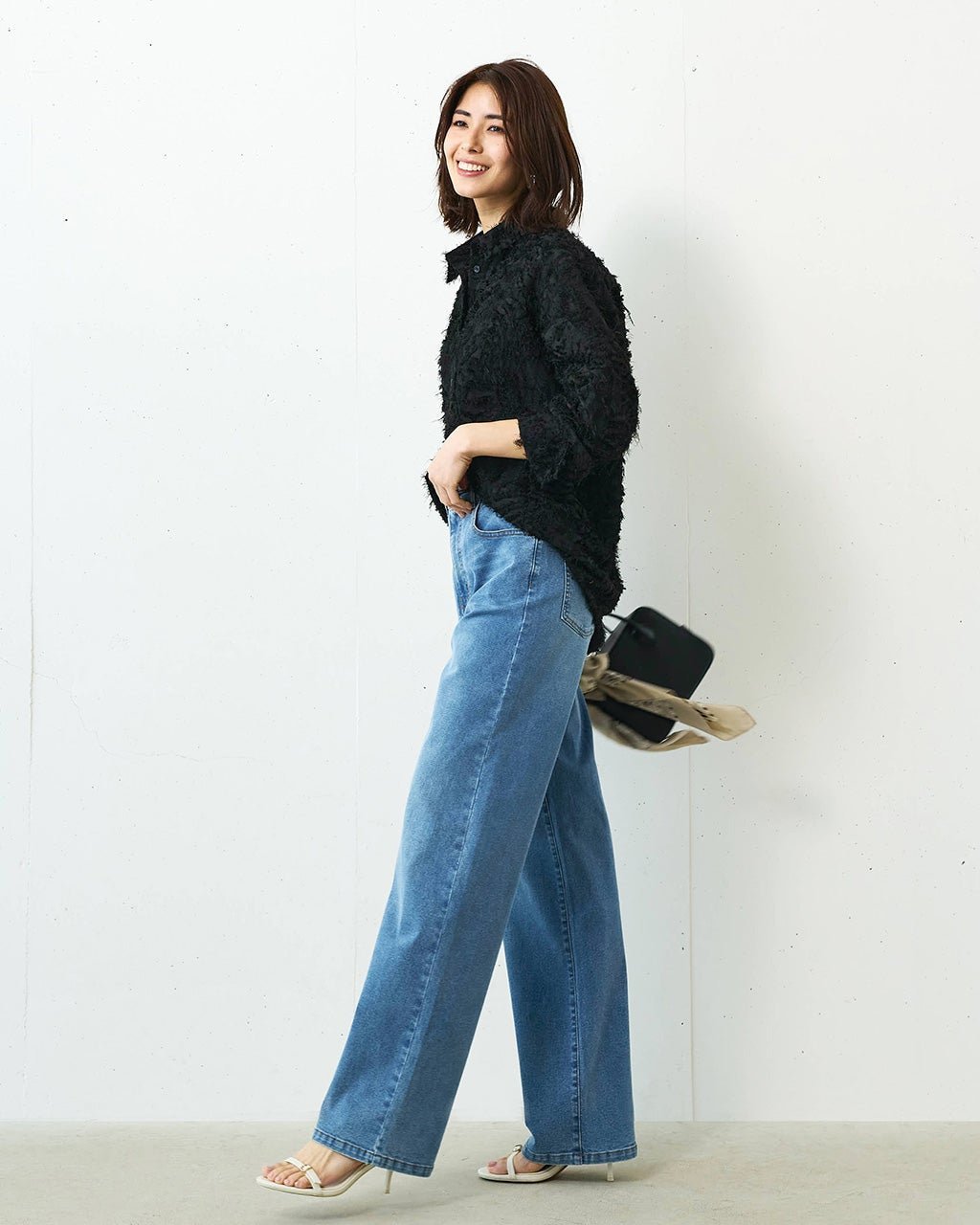 【ドゥクラッセ/DoCLASSE】のカットジャカード・ドレスシャツ インテリア・キッズ・メンズ・レディースファッション・服の通販 founy(ファニー) 　ファッション　Fashion　レディースファッション　Fashion for Women　トップス・カットソー　Cut & Sew Tops　シャツ・ブラウス・オフィスカジュアル　Elegant Blouses & Button-Ups　ワンピース　Dresses　フォーマル・パーティードレス・結婚式用ドレス　Elegant & Casual Dresses　シンプル　Simple, Minimal　ジャカード／ジャガード　Jacquard, Woven Pattern　フォルム　Silhouette, Form　ブラック|ID: prp329100004926054 ipo3291000000036963650