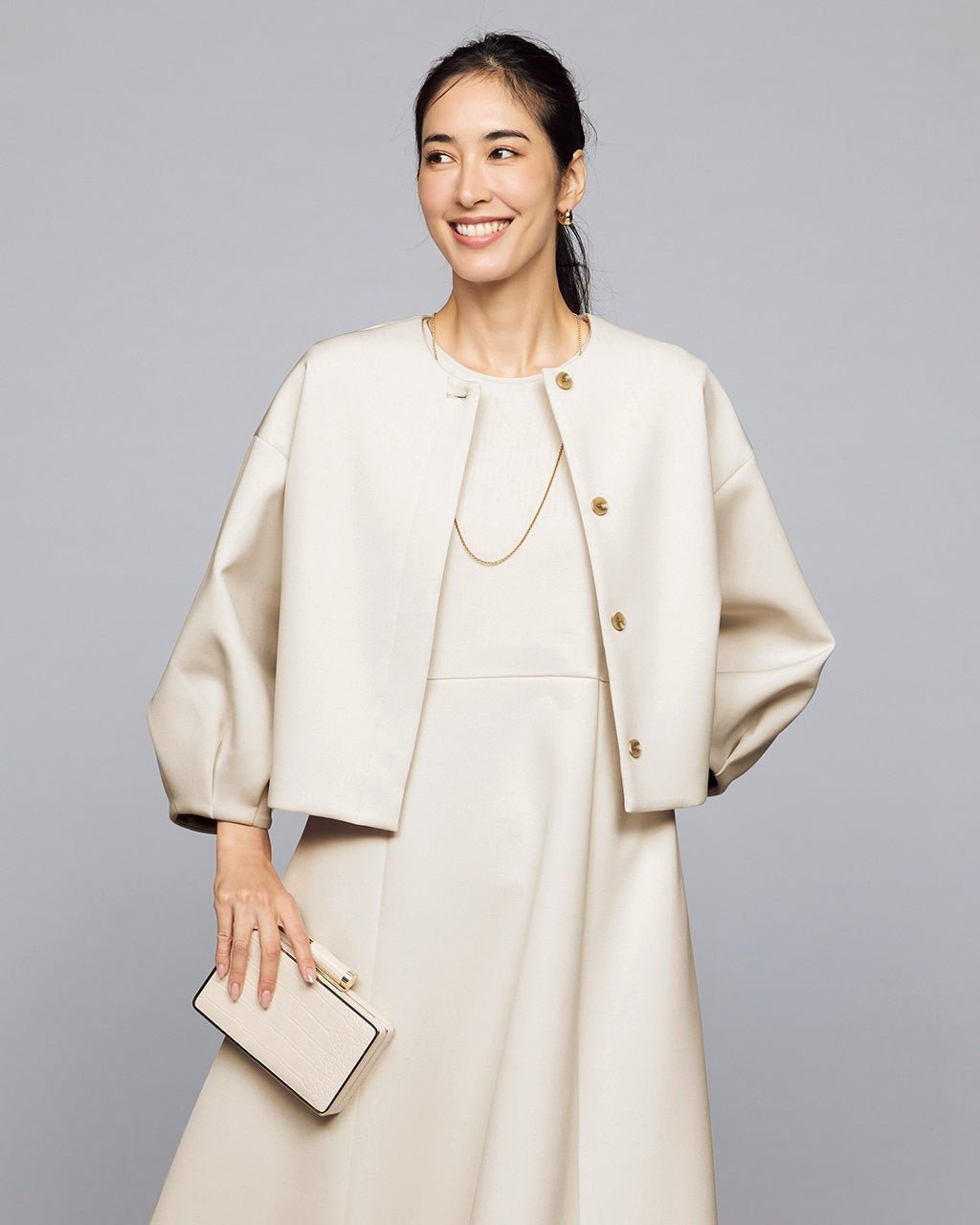 【ドゥクラッセ/DoCLASSE】のトリアセスキューバ・バルーン袖ジャケット 人気、トレンドファッション・服の通販 founy(ファニー) 　ファッション　Fashion　レディースファッション　Fashion for Women　アウター　Coat / Outerwear Collection　レディースジャケット・軽アウター　Jackets　コンパクト　Compact, Small Size　シルク　Silk, 100% Silk　ジャケット　Jacket, Outerwear　ストレッチ　Stretch, Stretchy Fabric　セットアップ　Set-Up, Coordinated Outfit　バランス　Balance, Style Balance　バルーン　Balloon, Balloon Silhouette　フォルム　Silhouette, Form　ボレロ　Bolero, Short Cardigan　 other-1|ID: prp329100004926083 ipo3291000000036963774