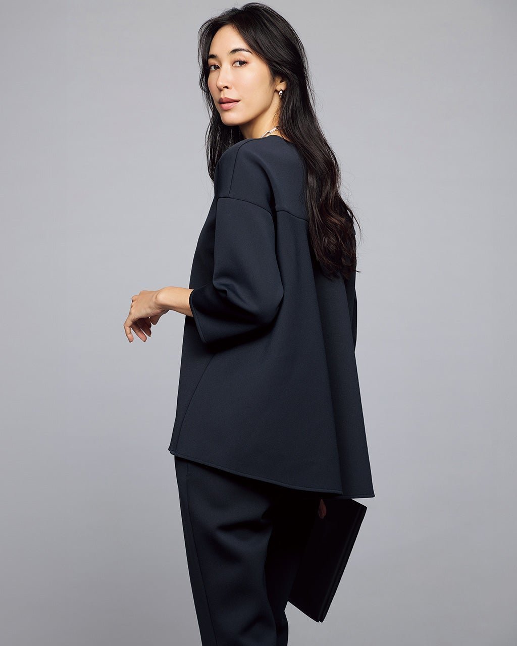 【ドゥクラッセ/DoCLASSE】のトリアセスキューバ・バックペプラムトップス インテリア・キッズ・メンズ・レディースファッション・服の通販 founy(ファニー) 　ファッション　Fashion　レディースファッション　Fashion for Women　ワンピース　Dresses　セットアップ　Matching Sets　レディーストップス・ブラウス　Tops & Blouses / Assorted Women's Tops　シルク　Silk, 100% Silk　シンプル　Simple, Minimal　ストレッチ　Stretch, Stretchy Fabric　セットアップ　Set-Up, Coordinated Outfit　センター　Center, Center Line　フォルム　Silhouette, Form　フレア　Flare, Flared　ペプラム　Peplum, Flared Hem　ネイビー|ID: prp329100004926085 ipo3291000000036963787