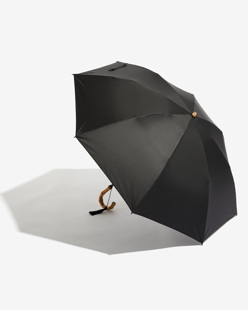 【ドゥクラッセ/DoCLASSE】のパーフェクトシェード100・畳めるパラソル インテリア・キッズ・メンズ・レディースファッション・服の通販 founy(ファニー) 　ファッション　Fashion　レディースファッション　Fashion for Women　レイングッズ・傘・晴雨兼用傘　Umbrellas & Rain Gear　コンパクト　Compact, Small Size　コーティング　Coating, Coated Finish　傘　Umbrella, Parasol　タッセル　Tassel, Fringe　ブロック　Block, Solid Block Pattern　日傘　Parasol, UV Umbrella　新作・新入荷　New Arrivals / New In　ブラック|ID: prp329100004926136 ipo3291000000036964063