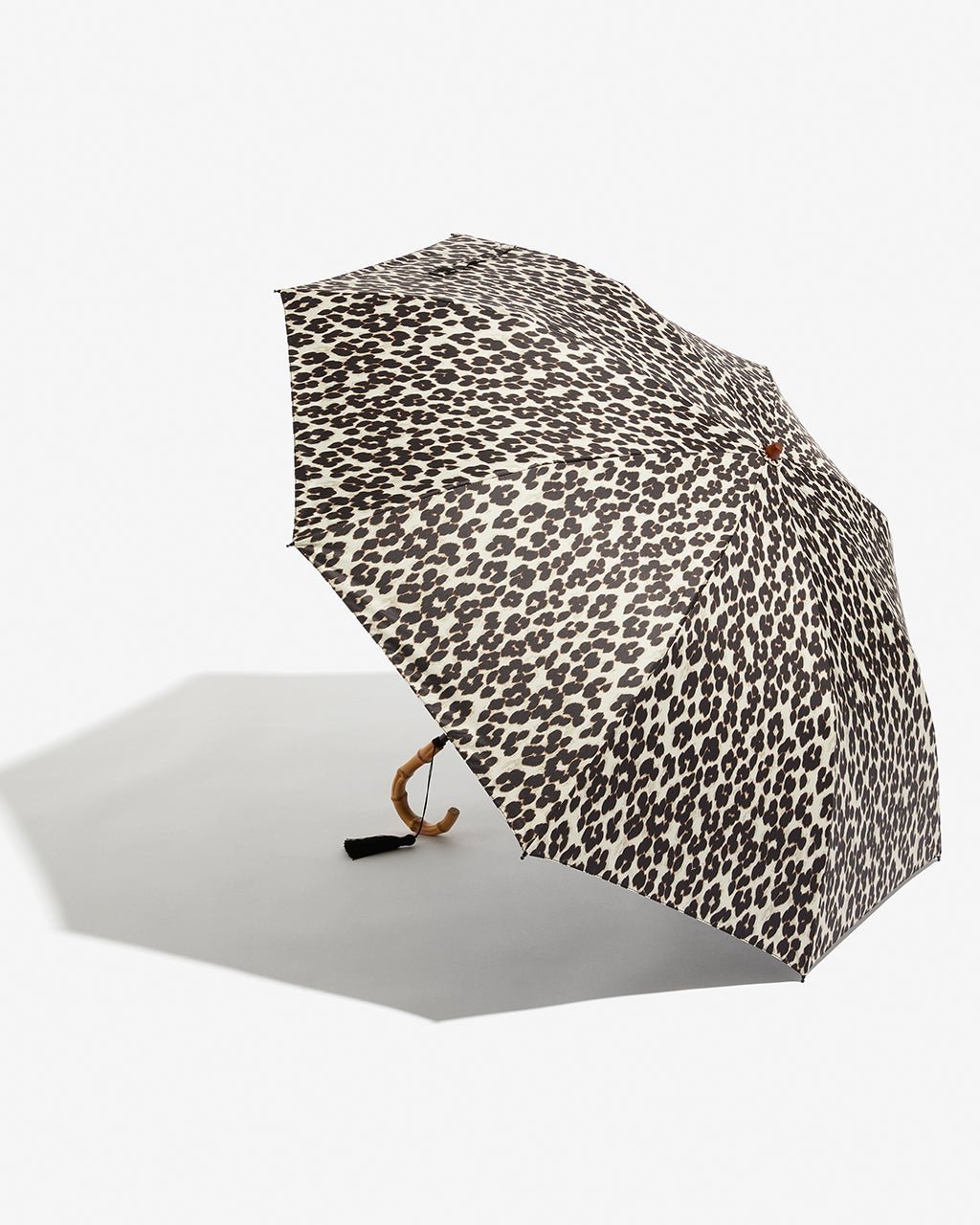 【ドゥクラッセ/DoCLASSE】のパーフェクトシェード100・畳めるパラソル インテリア・キッズ・メンズ・レディースファッション・服の通販 founy(ファニー) 　ファッション　Fashion　レディースファッション　Fashion for Women　レイングッズ・傘・晴雨兼用傘　Umbrellas & Rain Gear　コンパクト　Compact, Small Size　コーティング　Coating, Coated Finish　傘　Umbrella, Parasol　タッセル　Tassel, Fringe　ブロック　Block, Solid Block Pattern　日傘　Parasol, UV Umbrella　新作・新入荷　New Arrivals / New In　レオパード|ID: prp329100004926136 ipo3291000000036964064