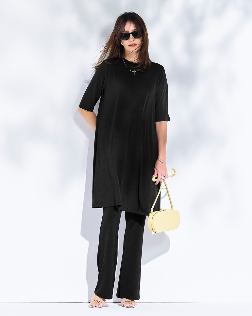 【ドゥクラッセ/DoCLASSE】のUVスラブ・フレアチュニック/5分袖 インテリア・キッズ・メンズ・レディースファッション・服の通販 founy(ファニー) 　ファッション　Fashion　レディースファッション　Fashion for Women　トップス・カットソー　Cut & Sew Tops　新作・新入荷　New Arrivals / New In　カットソー　Cut and Sewn Top　シンプル　Simple, Minimal　スカーフ　Scarf, Neckwear　チュニック　Tunic, Long Top　フレア　Flare, Flared　夏　Summer　旅行　Travel　ブラック|ID: prp329100004926140 ipo3291000000036964086