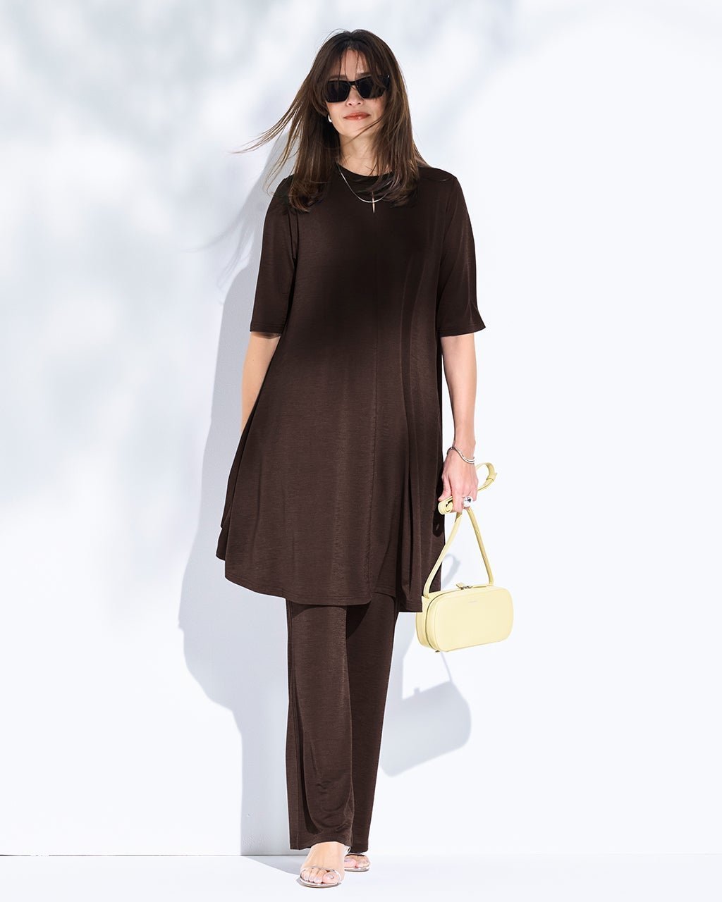 【ドゥクラッセ/DoCLASSE】のUVスラブ・フレアチュニック/5分袖 インテリア・キッズ・メンズ・レディースファッション・服の通販 founy(ファニー) 　ファッション　Fashion　レディースファッション　Fashion for Women　トップス・カットソー　Cut & Sew Tops　新作・新入荷　New Arrivals / New In　カットソー　Cut and Sewn Top　シンプル　Simple, Minimal　スカーフ　Scarf, Neckwear　チュニック　Tunic, Long Top　フレア　Flare, Flared　夏　Summer　旅行　Travel　ダークブラウン|ID: prp329100004926140 ipo3291000000036964091