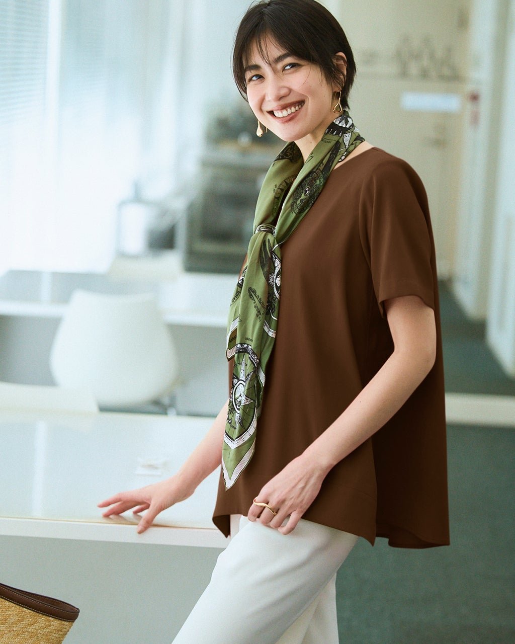 【ドゥクラッセ/DoCLASSE】のリネン混ストレッチ・Tブラウス インテリア・キッズ・メンズ・レディースファッション・服の通販 founy(ファニー) 　ファッション　Fashion　レディースファッション　Fashion for Women　トップス・カットソー　Cut & Sew Tops　シャツ・ブラウス・オフィスカジュアル　Elegant Blouses & Button-Ups　新作・新入荷　New Arrivals / New In　シンプル　Simple, Minimal　ストレッチ　Stretch, Stretchy Fabric　リネン　Linen, Linen Fabric　ブラウン|ID: prp329100004926147 ipo3291000000036964144