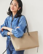 【ドゥクラッセ/DoCLASSE】のウルトラライト・2WAYバッグ 人気、トレンドファッション・服の通販 founy(ファニー) ファッション Fashion レディースファッション Fashion for Women バッグ Bags レイングッズ・傘・晴雨兼用傘 Umbrellas & Rain Gear スマホ Smartphone, Mobile Device 台形 A-Line, Trapezoid Shape バランス Balance, Style Balance フォルム Silhouette, Form ポケット Pocket, Pocket Detail 日傘 Parasol, UV Umbrella リボン Ribbon, Bow 旅行 Travel エレガント 上品 Elegant ビジネス 仕事 通勤 Business / Work / Commuting thumbnail ベージュ|ID: prp329100004931607 ipo3291000000037015029