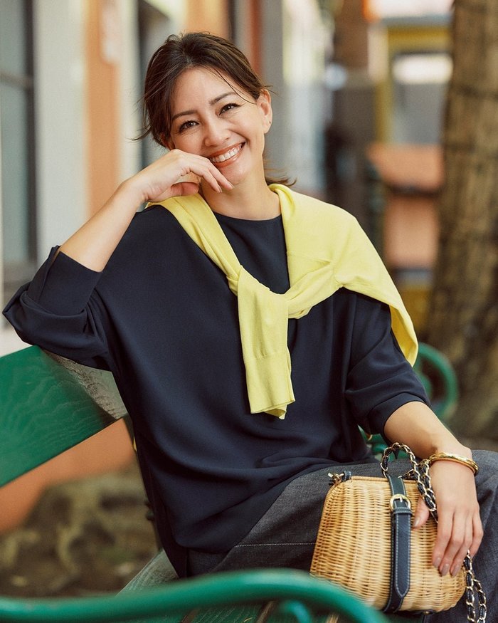 【ドゥクラッセ/DoCLASSE】のジョーゼット・フォルムブラウス インテリア・キッズ・メンズ・レディースファッション・服の通販 founy(ファニー) https://founy.com/ ファッション Fashion レディースファッション Fashion for Women トップス・カットソー Cut & Sew Tops シャツ・ブラウス・オフィスカジュアル Elegant Blouses & Button-Ups おすすめ Recommended / Our Picks なめらか Smooth, Silky Texture カフス Cuff Design ジョーゼット Georgette, Semi-Sheer Fabric スタイリッシュ Stylish, Fashionable スマート Smart, Elegant フォルム Silhouette, Form ラウンド Round, Round Neck 人気 Popular, Best Seller |ID: prp329100004931670 ipo3291000000037101694