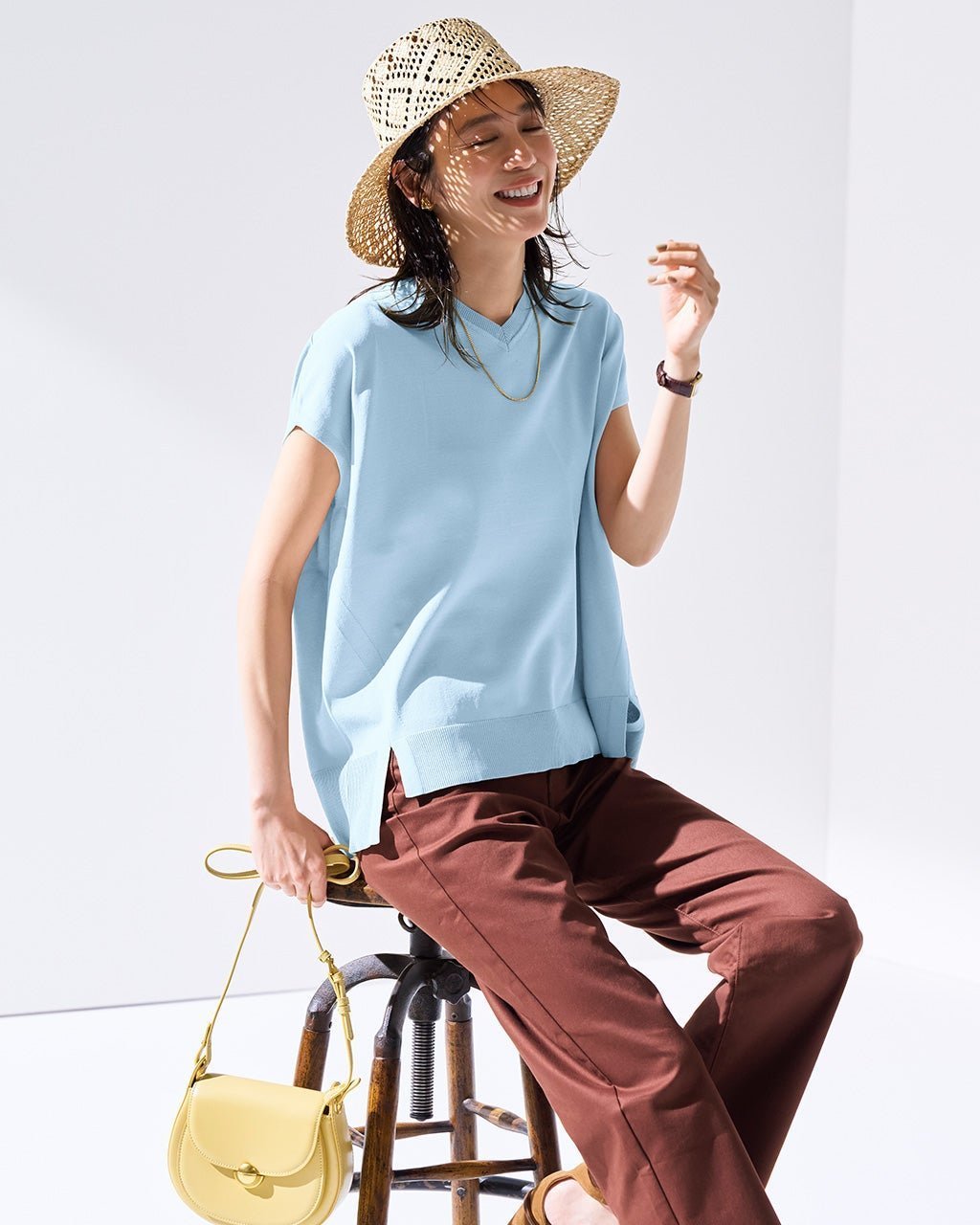 【ドゥクラッセ/DoCLASSE】のUVクールニット・Vネックトップス インテリア・キッズ・メンズ・レディースファッション・服の通販 founy(ファニー) 　ファッション　Fashion　レディースファッション　Fashion for Women　トップス・カットソー　Cut & Sew Tops　ニット　Knit Tops & Sweaters　Vネックトップス　V-Neck Tops / V-Cut Neckline Shirts　新作・新入荷　New Arrivals / New In　カットソー　Cut and Sewn Top　クール　Cool, Chic　スリーブ　Sleeve, Long Sleeve / Short Sleeve　セーター　Sweater, Knitwear　フレンチ　French, French Style　ベスト　Vest, Waistcoat　抗菌　Antibacterial, Bacteria-Resistant　ペールブルー|ID: prp329100004931789 ipo3291000000037016067