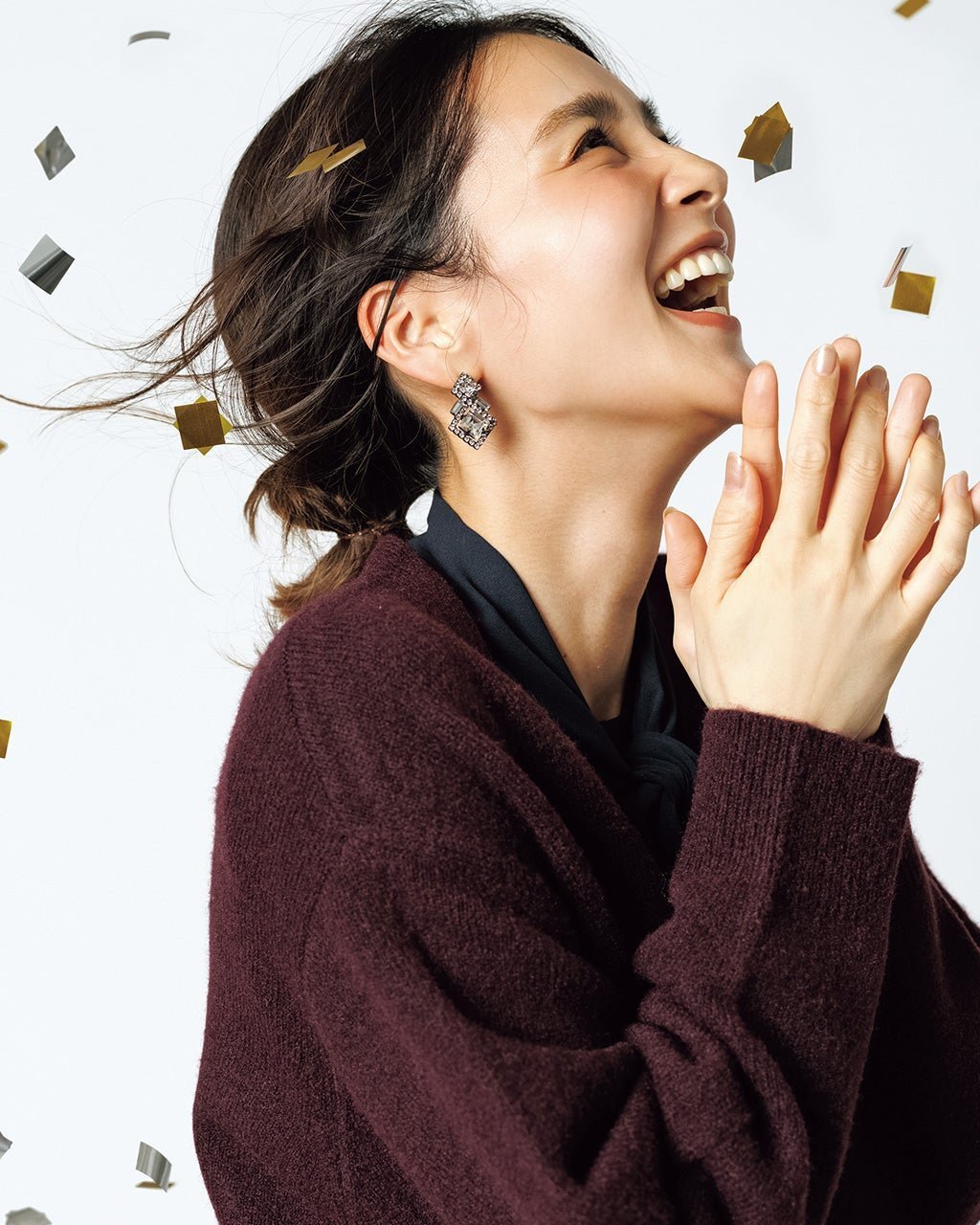 【ドゥクラッセ/DoCLASSE】のウール混タム・Vネックカーディガン インテリア・キッズ・メンズ・レディースファッション・服の通販 founy(ファニー) 　ファッション　Fashion　レディースファッション　Fashion for Women　トップス・カットソー　Cut & Sew Tops　カーディガン・羽織り　Layered Style Cardigans　Vネックトップス　V-Neck Tops / V-Cut Neckline Shirts　なめらか　Smooth, Silky Texture　カーディガン　Cardigan, Knitwear　ストレッチ　Stretch, Stretchy Fabric　セーター　Sweater, Knitwear　フロント　Front, Front Design　ボックス　Boxy, Box Shape　ポケット　Pocket, Pocket Detail　エレガント 上品　Elegant　人気　Popular, Best Seller　ボルドー|ID: prp329100004932658 ipo3291000000037023144