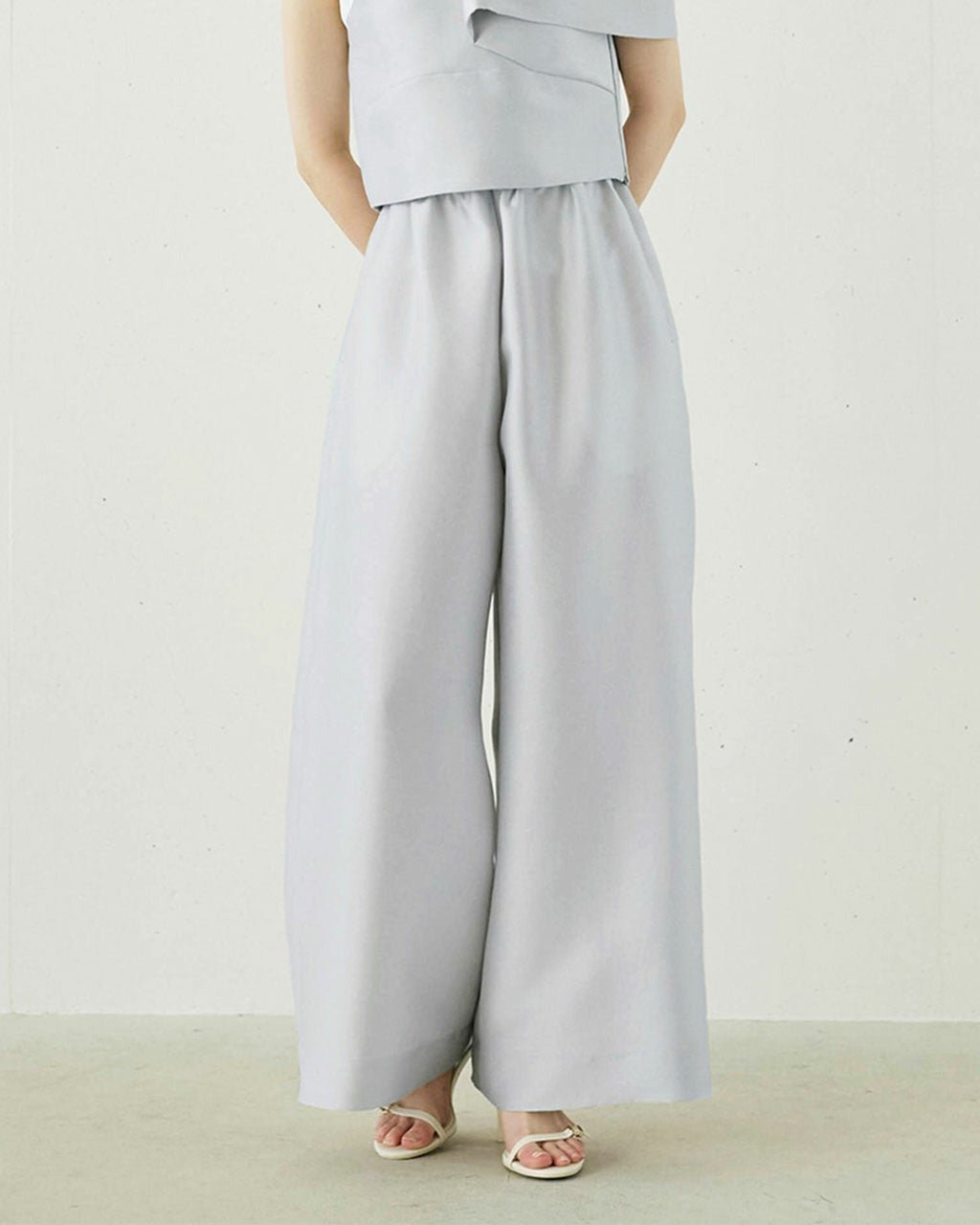 【ドゥクラッセ/DoCLASSE】のオクタダブルクロス・ギャザーパンツ インテリア・キッズ・メンズ・レディースファッション・服の通販 founy(ファニー) 　ファッション　Fashion　レディースファッション　Fashion for Women　パンツ　Pants & Trousers　エレガント 上品　Elegant　カッティング　Cutting Detail　シルク　Silk, 100% Silk　フォルム　Silhouette, Form　リラックス　Relax, Relaxed Fit　グレー|ID: prp329100004932737 ipo3291000000037024056