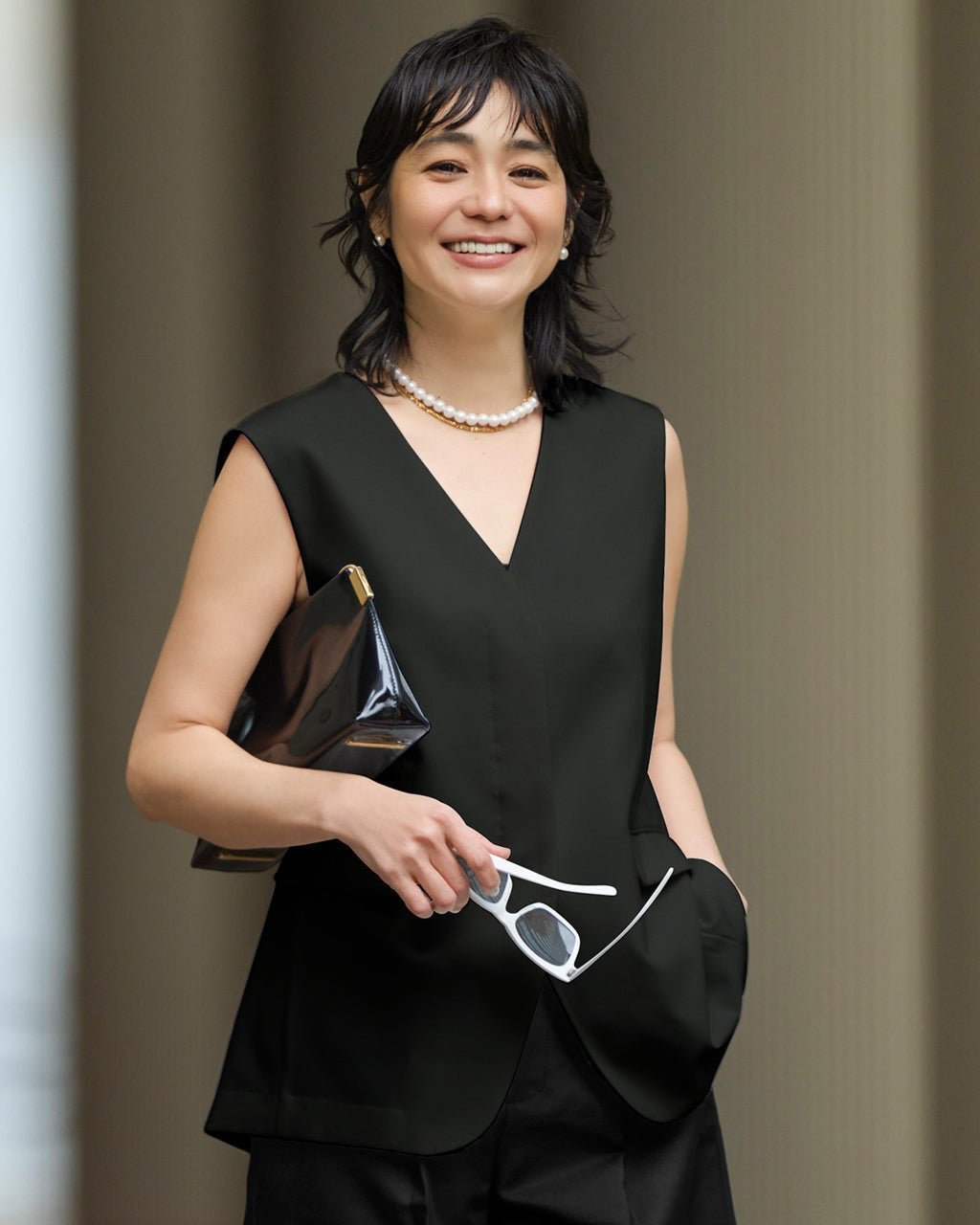 【ドゥクラッセ/DoCLASSE】のドライタッチツイル・ボタンジレ インテリア・キッズ・メンズ・レディースファッション・服の通販 founy(ファニー) 　ファッション　Fashion　レディースファッション　Fashion for Women　アウター　Coat / Outerwear Collection　レディースジャケット・軽アウター　Jackets　新作・新入荷　New Arrivals / New In　カッティング　Cutting Detail　コンパクト　Compact, Small Size　ジャケット　Jacket, Outerwear　ハーフ　Half, Half-Length　バランス　Balance, Style Balance　ベスト　Vest, Waistcoat　モダン　Modern, Contemporary　夏　Summer　春　Spring　S/S・春夏　SS, Spring/Summer, Warm Season　ブラック|ID: prp329100004933933 ipo3291000000037032121