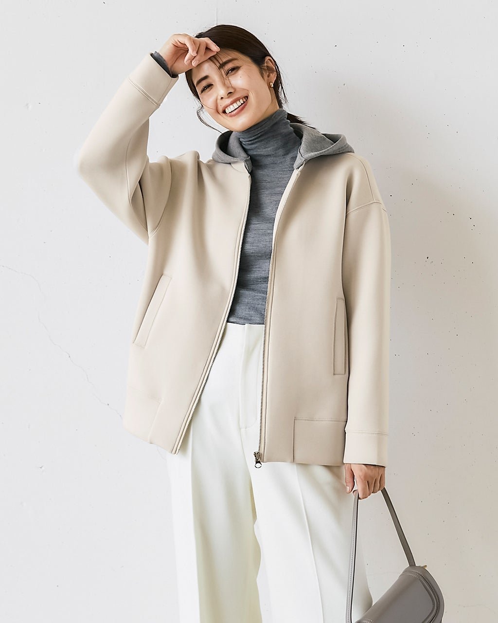 【ドゥクラッセ/DoCLASSE】のライトフォルム・2WAYブルゾン インテリア・キッズ・メンズ・レディースファッション・服の通販 founy(ファニー) 　ファッション　Fashion　レディースファッション　Fashion for Women　アウター　Coat / Outerwear Collection　レディースジャケット・軽アウター　Jackets　ブルゾンジャケット・スポーティアウター　Blouson Jackets　カットソー　Cut and Sewn Top　シンプル　Simple, Minimal　ジャケット　Jacket, Outerwear　パーカー　Hoodie, Parka　フォルム　Silhouette, Form　ブルゾン　Blouson, Bomber Jacket　人気　Popular, Best Seller　ストーン|ID: prp329100004933935 ipo3291000000037032136