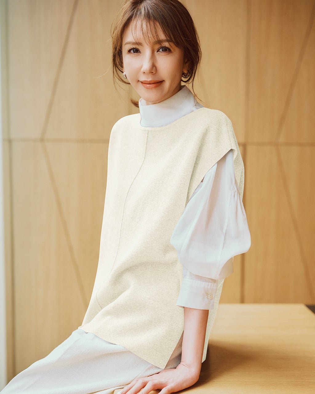 【ドゥクラッセ/DoCLASSE】のミラノリブ・バックパールニットベスト インテリア・キッズ・メンズ・レディースファッション・服の通販 founy(ファニー) 　ファッション　Fashion　レディースファッション　Fashion for Women　アウター　Coat / Outerwear Collection　レディースジャケット・軽アウター　Jackets　ジャケット　Jacket, Outerwear　パイピング　Piping, Trim Design　パール　Pearl, Pearl Accent　フロント　Front, Front Design　ベスト　Vest, Waistcoat　ミラノリブ　Milano Rib, Milano Stitch　人気　Popular, Best Seller　ビジネス 仕事 通勤　Business / Work / Commuting　オフホワイト|ID: prp329100004933952 ipo3291000000037032191