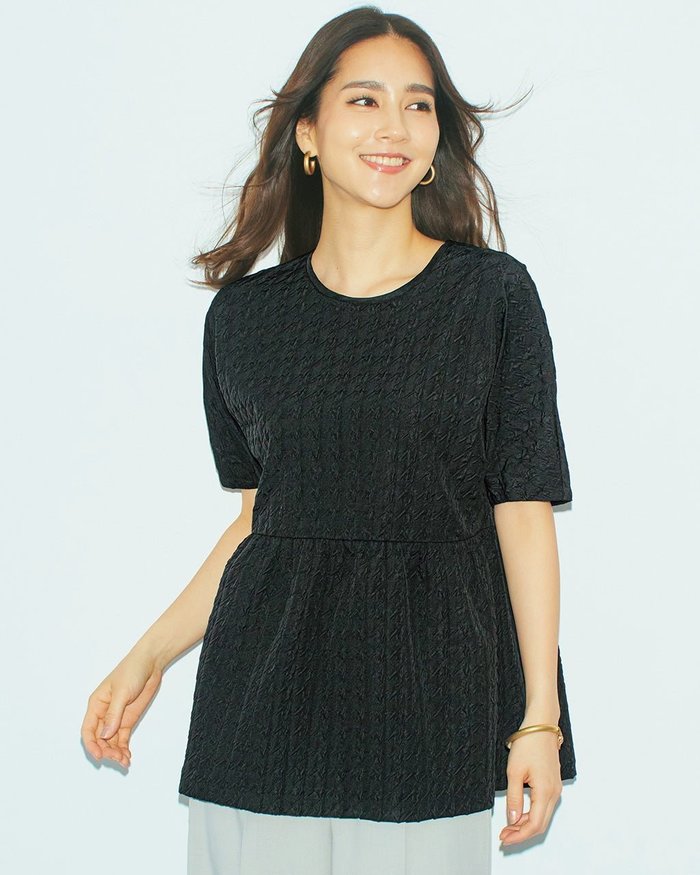 【ドゥクラッセ/DoCLASSE】のフクレジャカード・ペプラムトップス インテリア・キッズ・メンズ・レディースファッション・服の通販 founy(ファニー) https://founy.com/ ファッション Fashion レディースファッション Fashion for Women トップス・カットソー Cut & Sew Tops シャツ・ブラウス・オフィスカジュアル Elegant Blouses & Button-Ups ギャザー Gathered, Ruffled ジャカード／ジャガード Jacquard, Woven Pattern ペプラム Peplum, Flared Hem |ID: prp329100004933969 ipo3291000000037102322