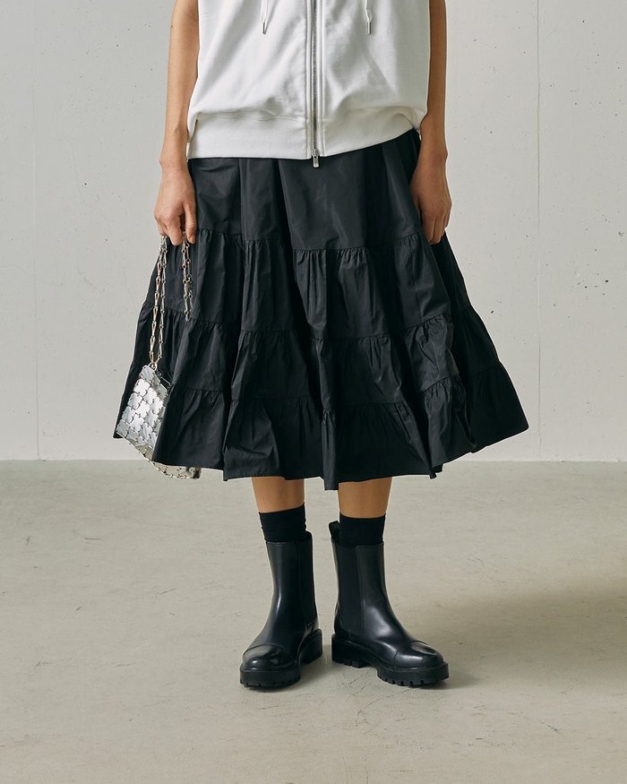 【ドゥクラッセ/DoCLASSE】の光沢タフタ・ギャザーロングスカート インテリア・キッズ・メンズ・レディースファッション・服の通販 founy(ファウニー) https://founy.com/ ファッション Fashion レディースファッション Fashion for Women スカート Skirts ロングスカート Long Skirts / Maxi & Midi Skirts ジャケット Jacket, Outerwear スマート Smart, Elegant ティアード Tiered, Tiered Style ティアードスカート Tiered Skirt, Flounced Skirt プリーツ Pleats, Pleated ラグジュアリー Luxury, Elegant |ID: prp329100004933981 ipo3291000000037256558