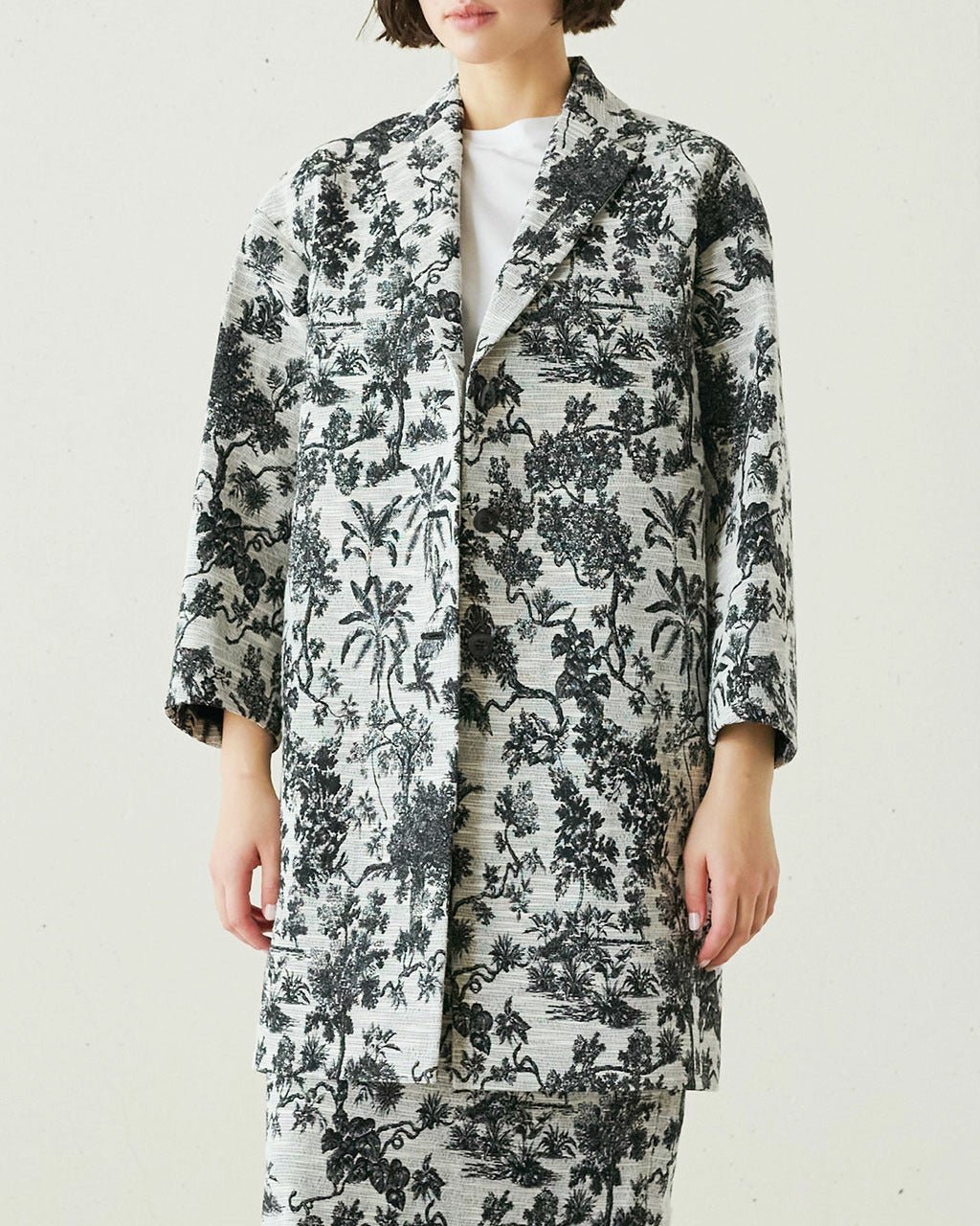 【ドゥクラッセ/DoCLASSE】のイタリアンジャカード・コクーンコート インテリア・キッズ・メンズ・レディースファッション・服の通販 founy(ファニー) 　ファッション　Fashion　レディースファッション　Fashion for Women　アウター　Coat / Outerwear Collection　コート・ロングコート・ピーコート　Long Coats, Peacoats & More　イタリア　Italy　ジャカード／ジャガード　Jacquard, Woven Pattern　セットアップ　Set-Up, Coordinated Outfit　ボタニカル　Botanical, Floral Pattern　ホワイト|ID: prp329100004933992 ipo3291000000037032344