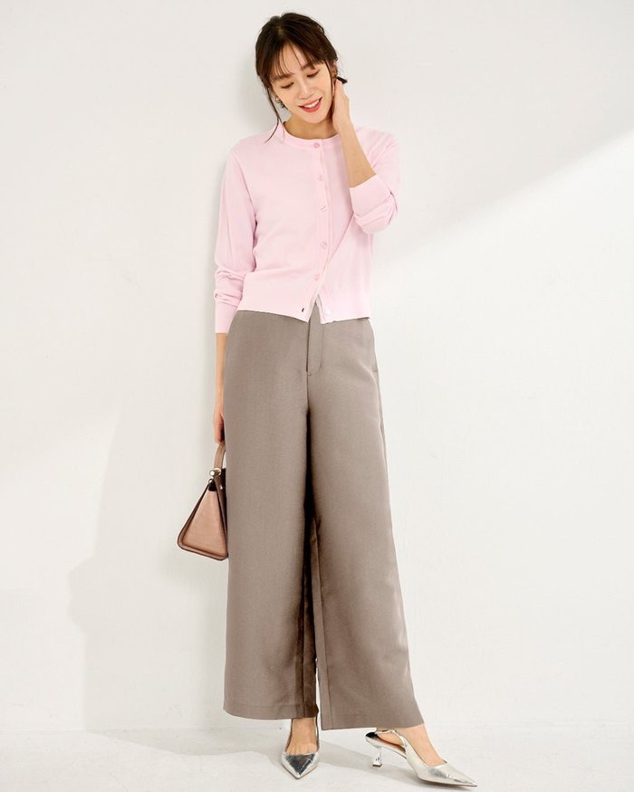 【ドゥクラッセ/DoCLASSE】のグロッシーダブルクロス・ワイドパンツ インテリア・キッズ・メンズ・レディースファッション・服の通販 founy(ファニー) https://founy.com/ ファッション Fashion レディースファッション Fashion for Women パンツ Pants & Trousers エレガント 上品 Elegant ダブル Double, Double-Breasted テーパード Tapered, Tapered Pants ドレス Dress, One-Piece フィット Fit, Slim Fit フロント Front, Front Design ポケット Pocket, Pocket Detail リラックス Relax, Relaxed Fit ワイド Wide, Wide Fit ビジネス 仕事 通勤 Business / Work / Commuting |ID: prp329100004934001 ipo3291000000037102338