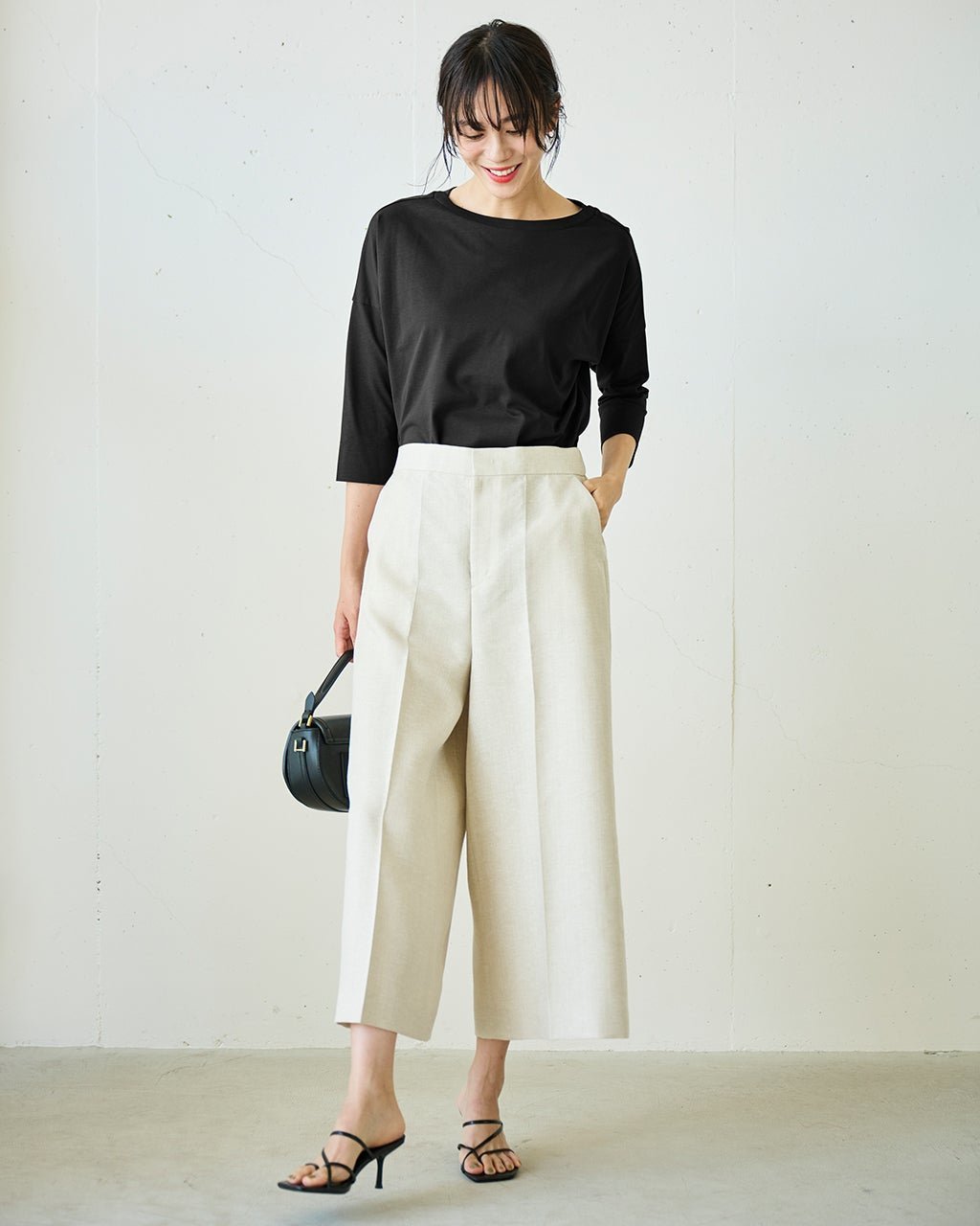 【ドゥクラッセ/DoCLASSE】の高密度シルコットン・7分袖Tシャツ/63cm丈 インテリア・キッズ・メンズ・レディースファッション・服の通販 founy(ファニー) 　ファッション　Fashion　レディースファッション　Fashion for Women　トップス・カットソー　Cut & Sew Tops　シャツ・ブラウス・オフィスカジュアル　Elegant Blouses & Button-Ups　ロングTシャツ・Tシャツ　Longline T-Shirts & Tees　カットソー・ベーシックTシャツ　Cut-and-Sewn Tops / Stretch Tees & Basics　おすすめ　Recommended / Our Picks　なめらか　Smooth, Silky Texture　カットソー　Cut and Sewn Top　シルケット　Silket, Silky Cotton　シンプル　Simple, Minimal　フォルム　Silhouette, Form　ワイド　Wide, Wide Fit　ブラック|ID: prp329100004934005 ipo3291000000037032391