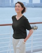 【ドゥクラッセ/DoCLASSE】のUVニット・スカラップVネック ブラック|ID: prp329100004934048 ipo3291000000037098199