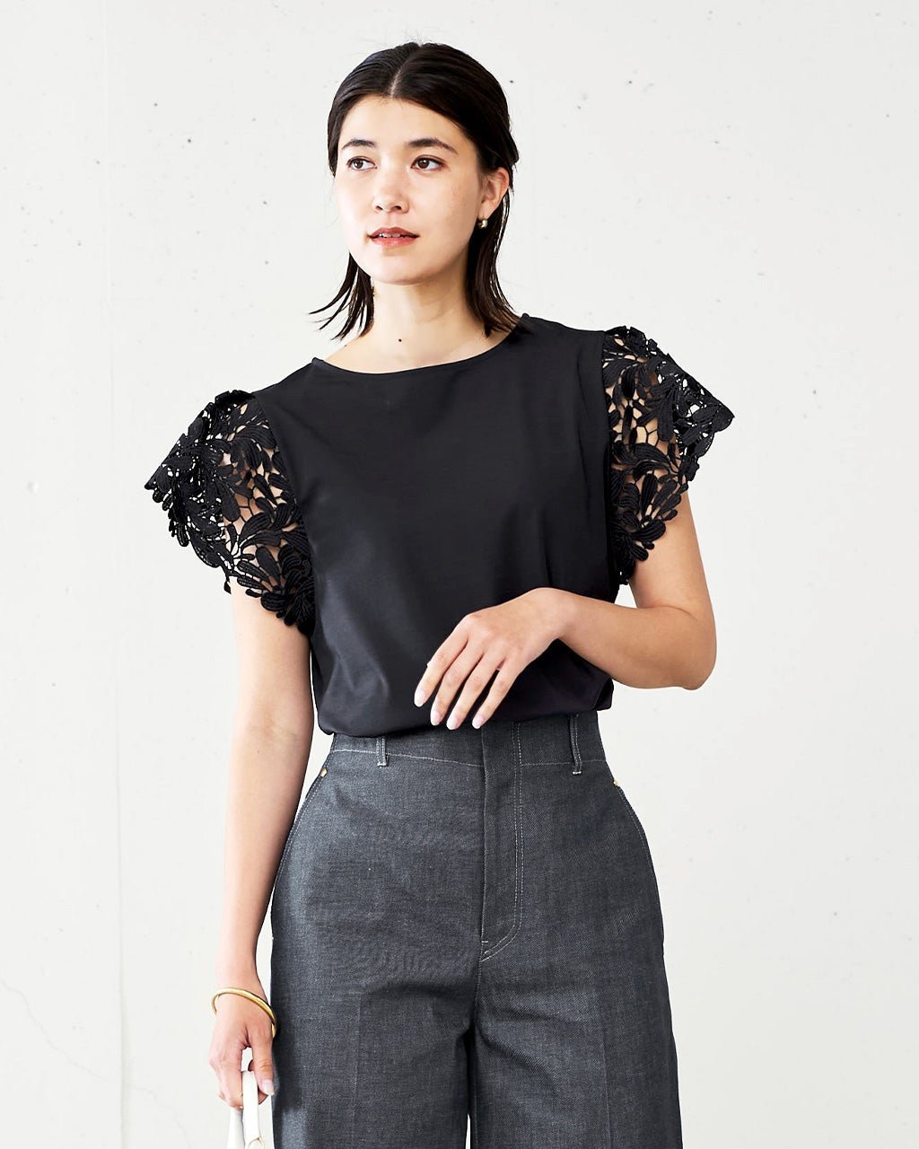 【ドゥクラッセ/DoCLASSE】のレーススリーブ・Tブラウス インテリア・キッズ・メンズ・レディースファッション・服の通販 founy(ファニー) 　ファッション　Fashion　レディースファッション　Fashion for Women　トップス・カットソー　Cut & Sew Tops　シャツ・ブラウス・オフィスカジュアル　Elegant Blouses & Button-Ups　ロングTシャツ・Tシャツ　Longline T-Shirts & Tees　カットソー・ベーシックTシャツ　Cut-and-Sewn Tops / Stretch Tees & Basics　カットソー　Cut and Sewn Top　ストレッチ　Stretch, Stretchy Fabric　スリーブ　Sleeve, Long Sleeve / Short Sleeve　モチーフ　Motif, Design Theme　レース　Lace, Lace Fabric　エレガント 上品　Elegant　ブラック|ID: prp329100004934089 ipo3291000000037032753