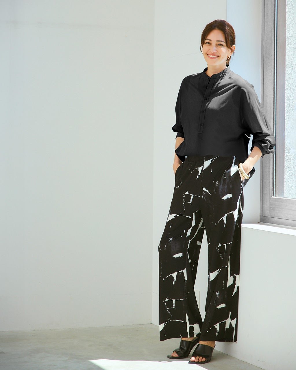 【ドゥクラッセ/DoCLASSE】のUVスラブ・ストレートパンツ/68㎝ インテリア・キッズ・メンズ・レディースファッション・服の通販 founy(ファニー) 　ファッション　Fashion　レディースファッション　Fashion for Women　パンツ　Pants & Trousers　ストレート　Straight, Straight Cut　ワイド　Wide, Wide Fit　人気　Popular, Best Seller　ビジネス 仕事 通勤　Business / Work / Commuting　夏　Summer　旅行　Travel　ストーンxブラック|ID: prp329100004934091 ipo3291000000037032780