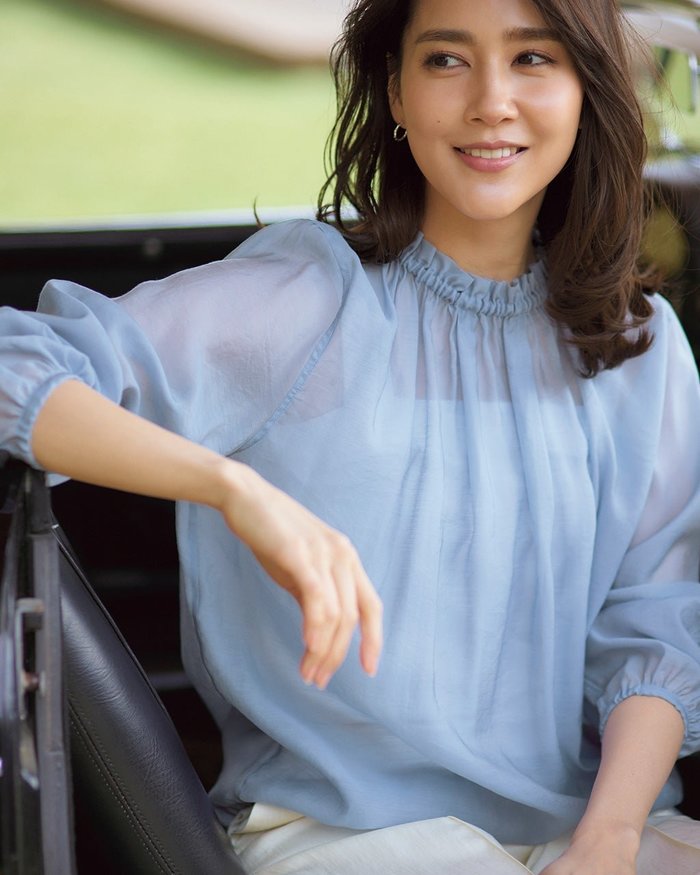 【ドゥクラッセ/DoCLASSE】のハイネック・シアーブラウス インテリア・キッズ・メンズ・レディースファッション・服の通販 founy(ファウニー) https://founy.com/ ファッション Fashion レディースファッション Fashion for Women トップス・カットソー Cut & Sew Tops シャツ・ブラウス・オフィスカジュアル Elegant Blouses & Button-Ups ギャザー Gathered, Ruffled シアー Sheer, See-Through スピンドル Spindle, Drawcord チャーム Charm, Pendant ハイネック High Neck, Mock Neck バランス Balance, Style Balance フォルム Silhouette, Form フリル Frill, Ruffle エレガント 上品 Elegant |ID: prp329100004934134 ipo3291000000037256914