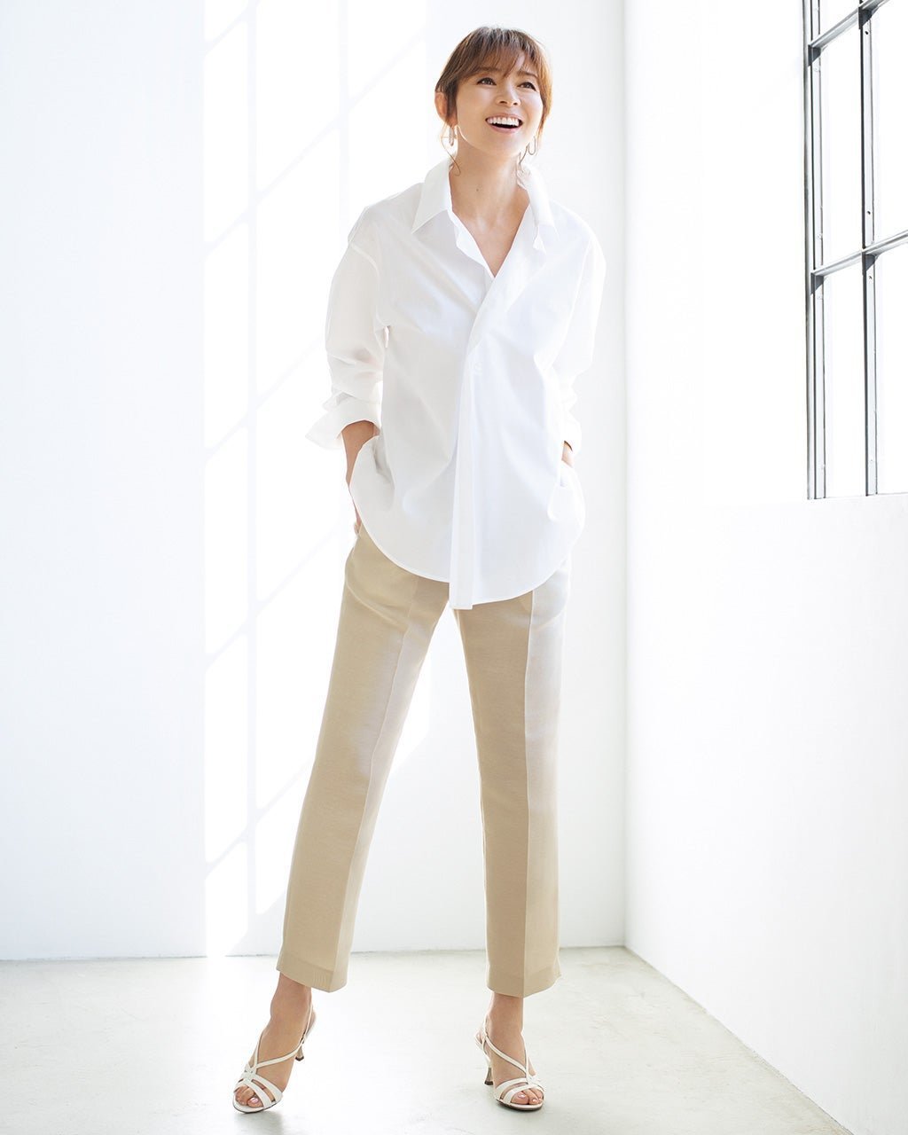 【ドゥクラッセ/DoCLASSE】のシルキーダブルクロス・テーパードパンツ インテリア・キッズ・メンズ・レディースファッション・服の通販 founy(ファニー) 　ファッション　Fashion　レディースファッション　Fashion for Women　パンツ　Pants & Trousers　フォルム　Silhouette, Form　サンドベージュ|ID: prp329100004934178 ipo3291000000037033123