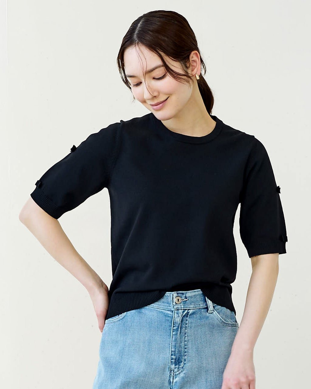 【ドゥクラッセ/DoCLASSE】のコットン混ニット・リボンパーツ半袖プルオーバー インテリア・キッズ・メンズ・レディースファッション・服の通販 founy(ファニー) 　ファッション　Fashion　レディースファッション　Fashion for Women　トップス・カットソー　Cut & Sew Tops　ニット　Knit Tops & Sweaters　カジュアルプルオーバー・ニットトップス　Pullovers & Knit Tops / Casual Pullovers　アンサンブル　Ensemble Set　カーディガン　Cardigan, Knitwear　シンプル　Simple, Minimal　セーター　Sweater, Knitwear　リボン　Ribbon, Bow　半袖　Short Sleeve, Half Sleeve　ブラック|ID: prp329100004934191 ipo3291000000037033163