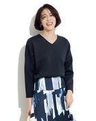 【ドゥクラッセ/DoCLASSE】のダブル編みジャージー・Vネックプルオーバー ミッドナイトブルー|ID: prp329100004934217 ipo3291000000037257069