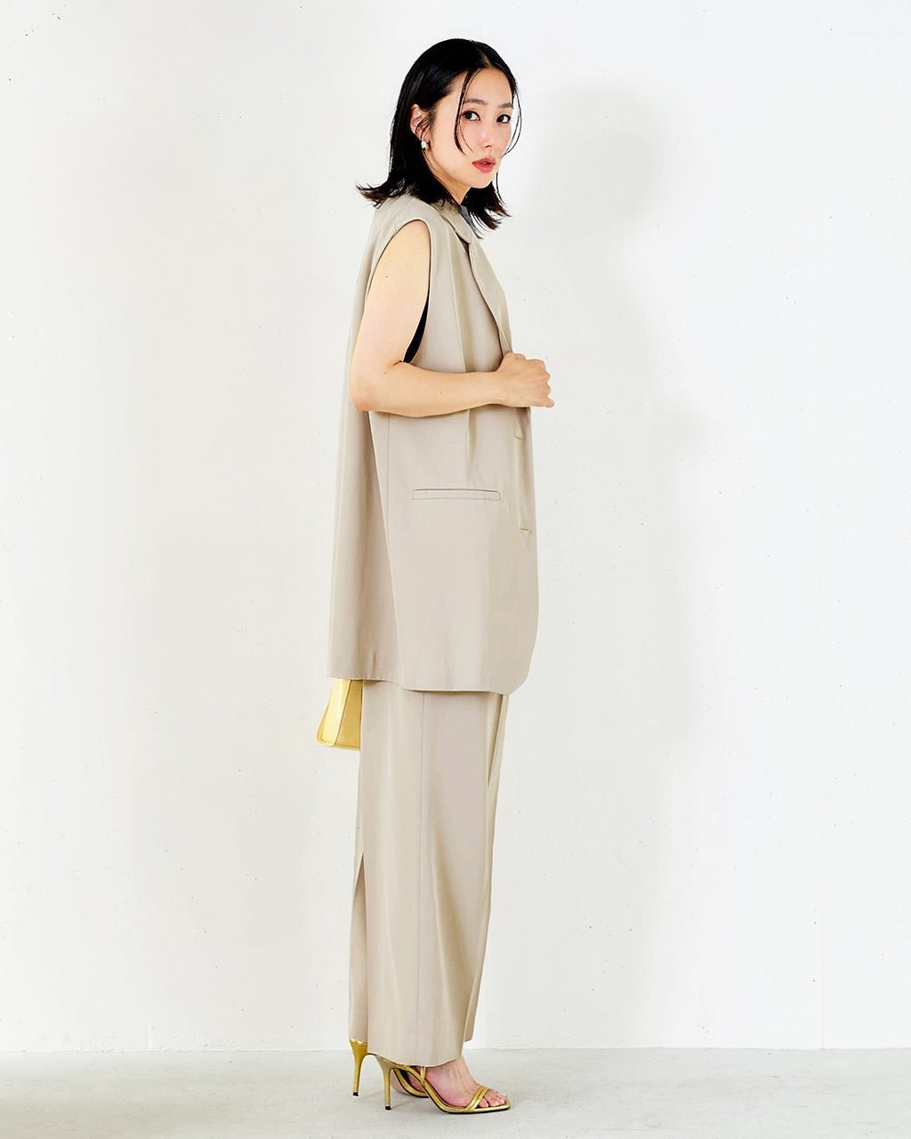 【ドゥクラッセ/DoCLASSE】のヴィスコースツイル・タックワイドパンツ インテリア・キッズ・メンズ・レディースファッション・服の通販 founy(ファニー) 　ファッション　Fashion　レディースファッション　Fashion for Women　パンツ　Pants & Trousers　セットアップ　Set-Up, Coordinated Outfit　ワイド　Wide, Wide Fit　ベージュ|ID: prp329100004934236 ipo3291000000037033338