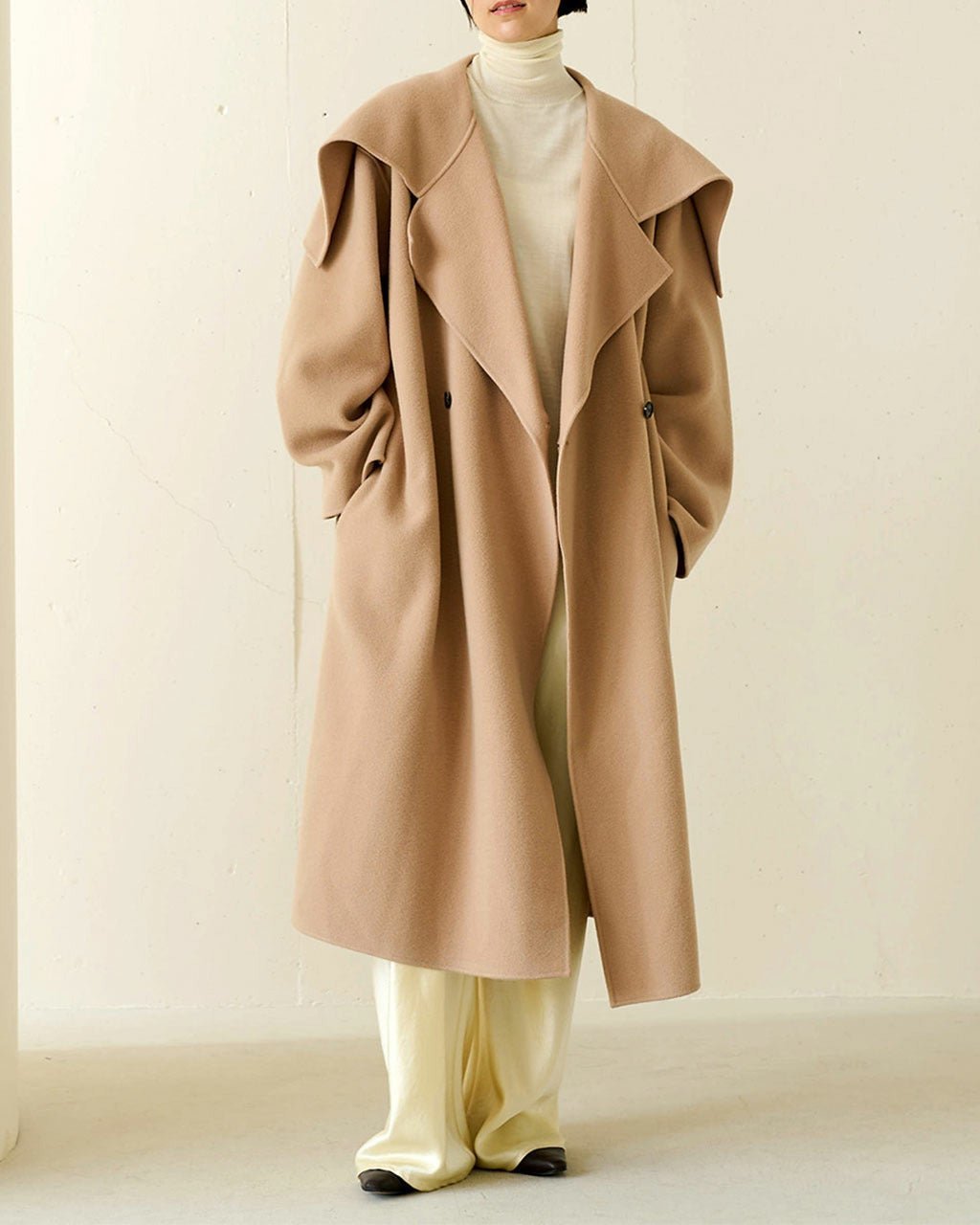 【ドゥクラッセ/DoCLASSE】のイタリアンダブルフェイス・ストールコート インテリア・キッズ・メンズ・レディースファッション・服の通販 founy(ファニー) 　ファッション　Fashion　レディースファッション　Fashion for Women　アウター　Coat / Outerwear Collection　コート・ロングコート・ピーコート　Long Coats, Peacoats & More　イタリア　Italy　ストール　Stole, Wrap　ダブル　Double, Double-Breasted　ビッグ　Big, Oversized　フェイス　Face, Facial Design　ロング　Long, Long-Length　冬　Winter / This Winter　キャメル|ID: prp329100004934249 ipo3291000000037033381