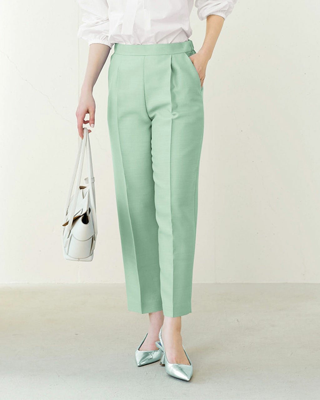 【ドゥクラッセ/DoCLASSE】のシルクウールツイル・テーパードパンツ 人気、トレンドファッション・服の通販 founy(ファニー) 　ファッション　Fashion　レディースファッション　Fashion for Women　パンツ　Pants & Trousers　カッティング　Cutting Detail　シルク　Silk, 100% Silk　セットアップ　Set-Up, Coordinated Outfit　チュニック　Tunic, Long Top　フォルム　Silhouette, Form　ミックス　Mix, Mixed Style　ビジネス 仕事 通勤　Business / Work / Commuting　 other-1|ID: prp329100004934263 ipo3291000000037033423